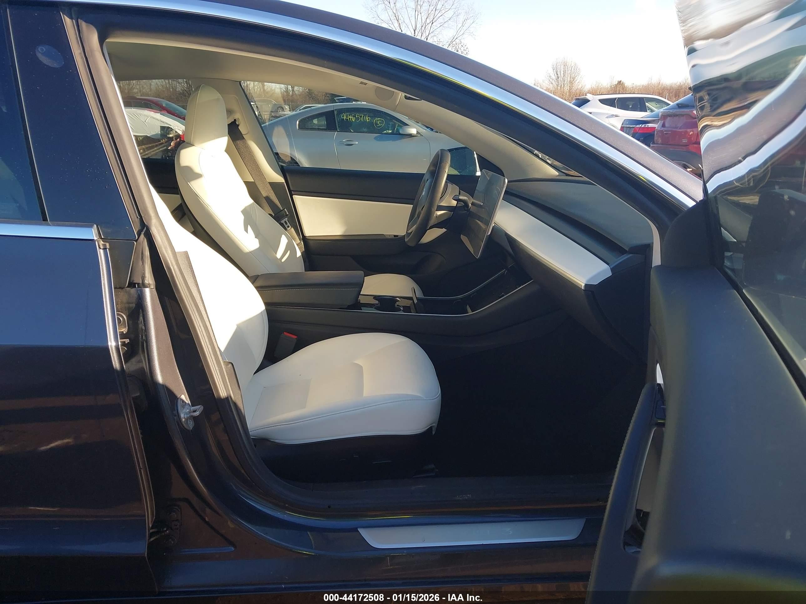 TESLA MODEL image 5