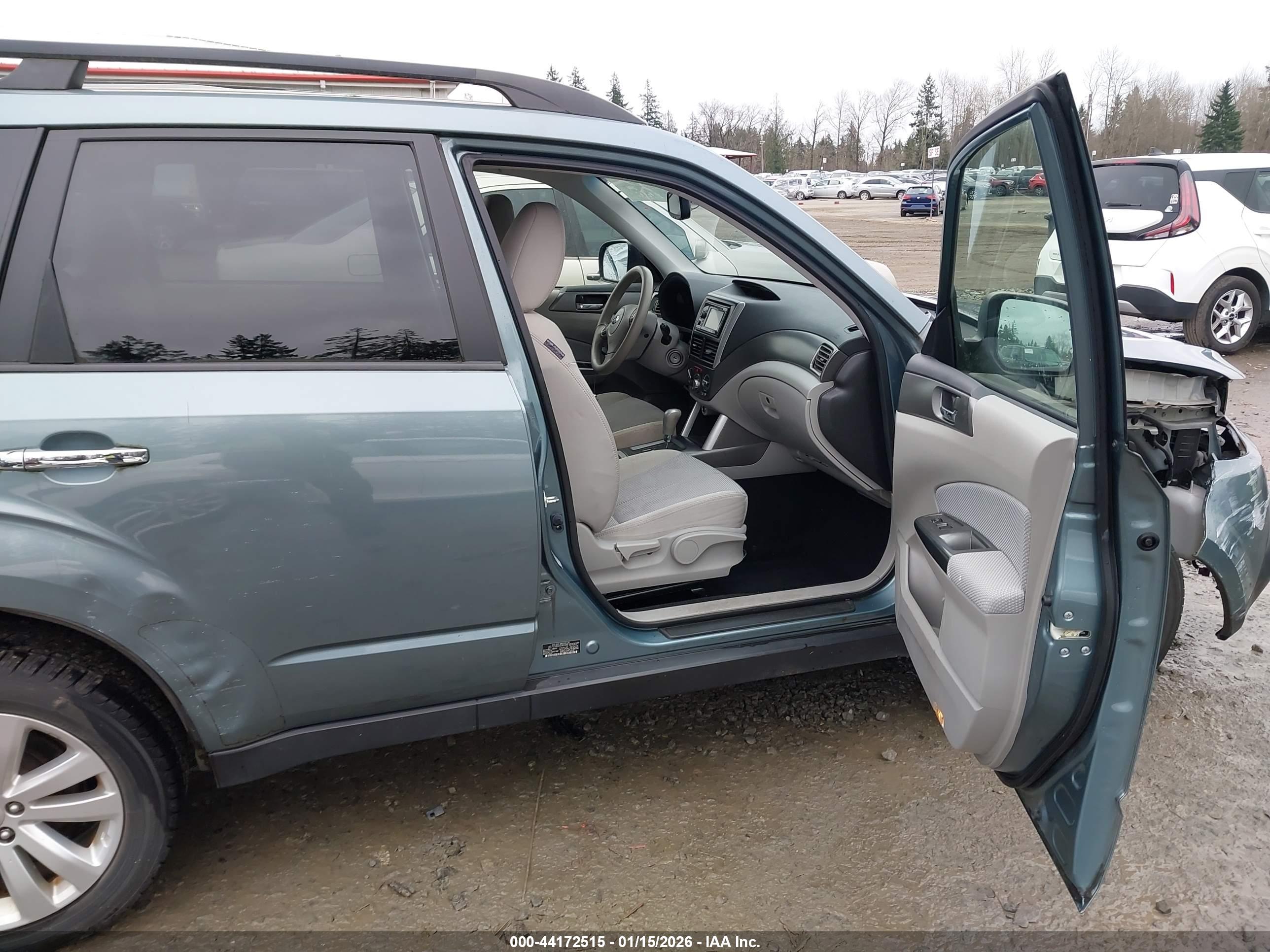 SUBARU FORESTER image 5