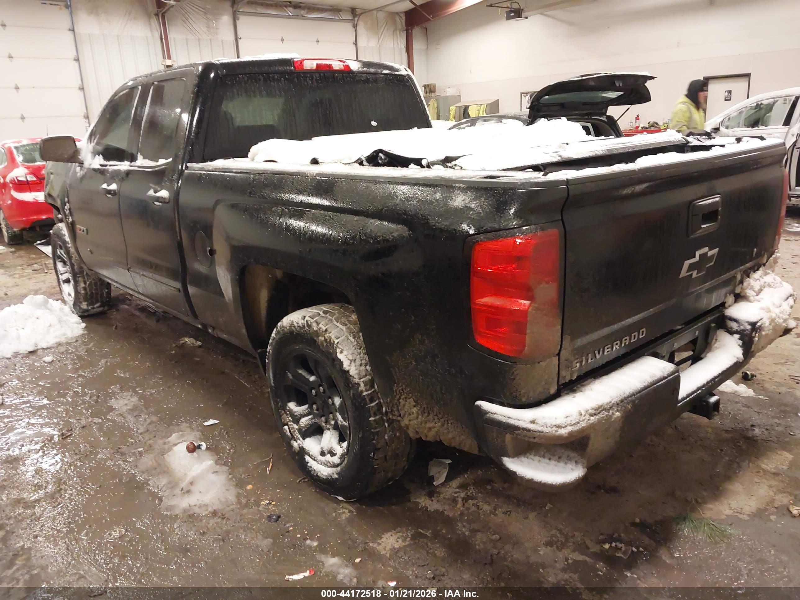 CHEVROLET SILVERADO image 3