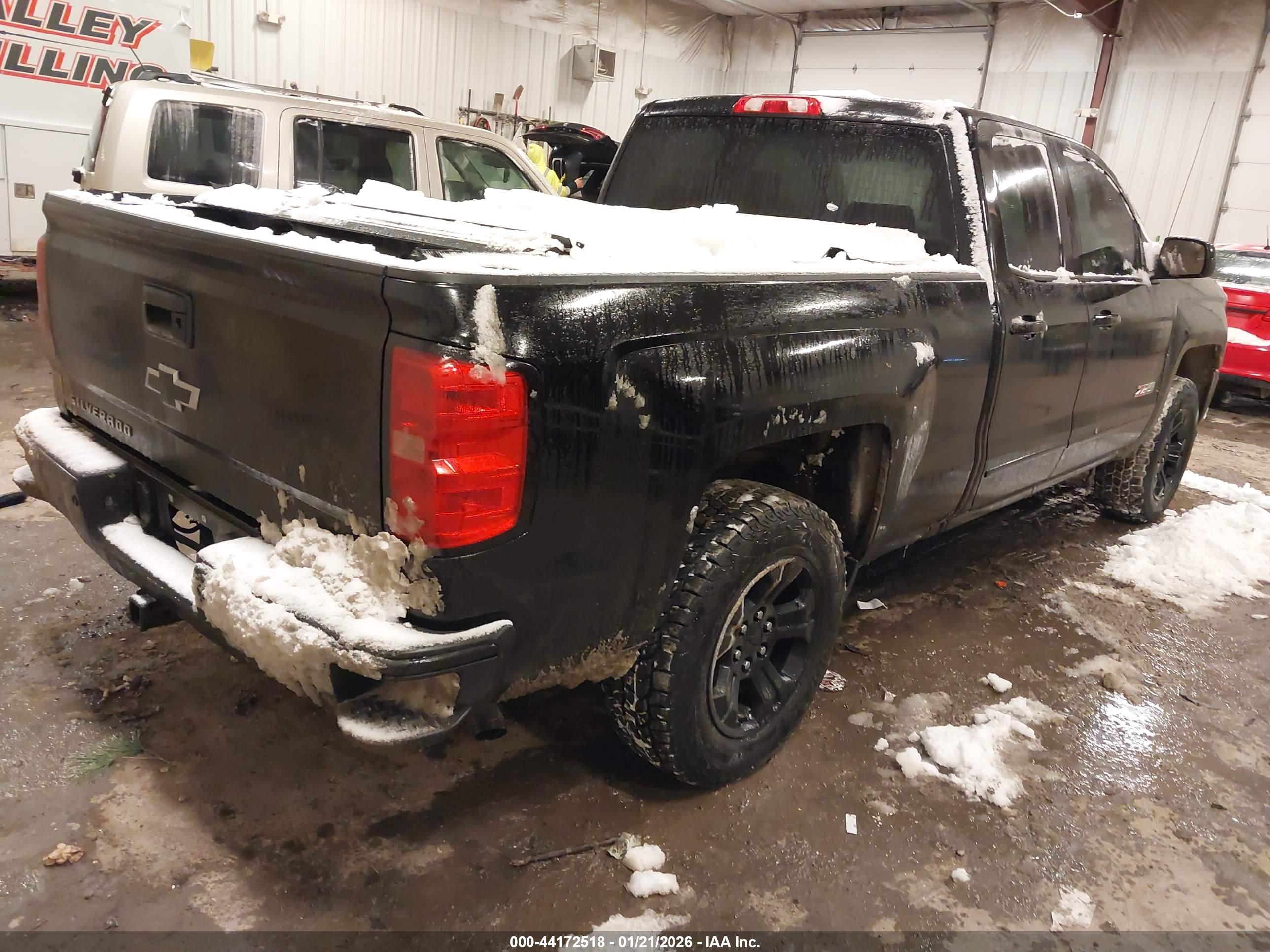 CHEVROLET SILVERADO image 4