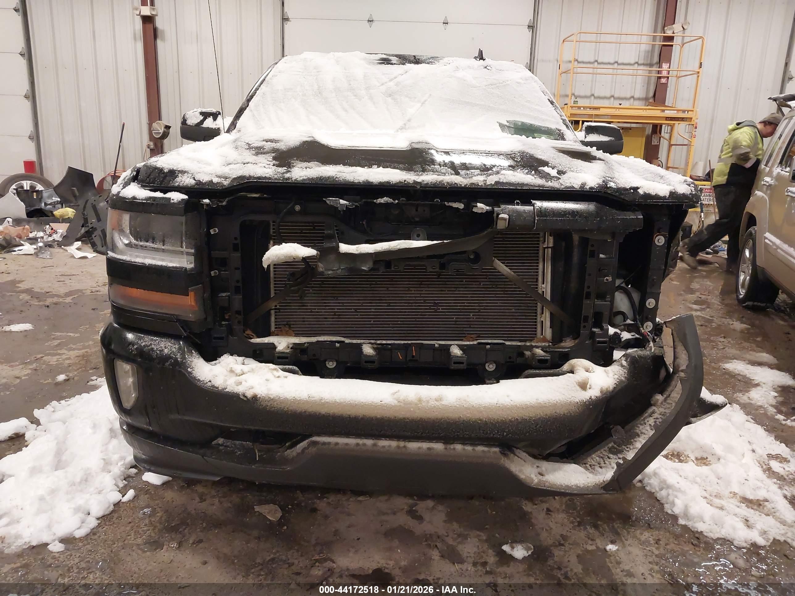 CHEVROLET SILVERADO image 6