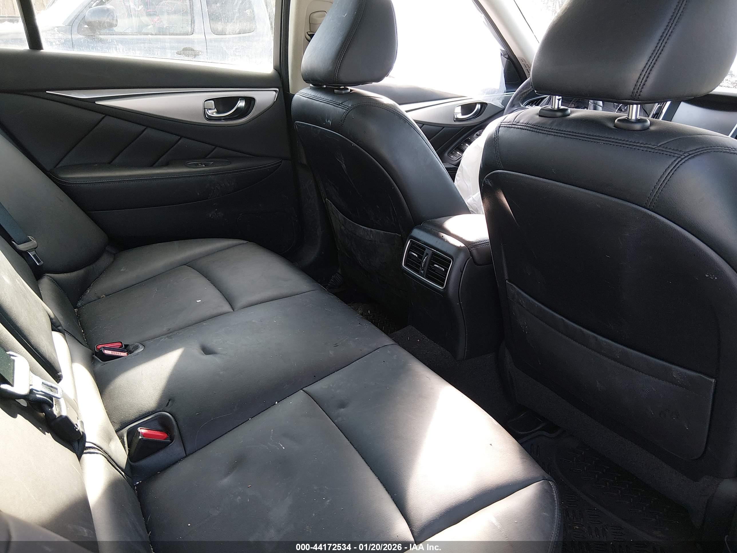 INFINITI Q50 image 8