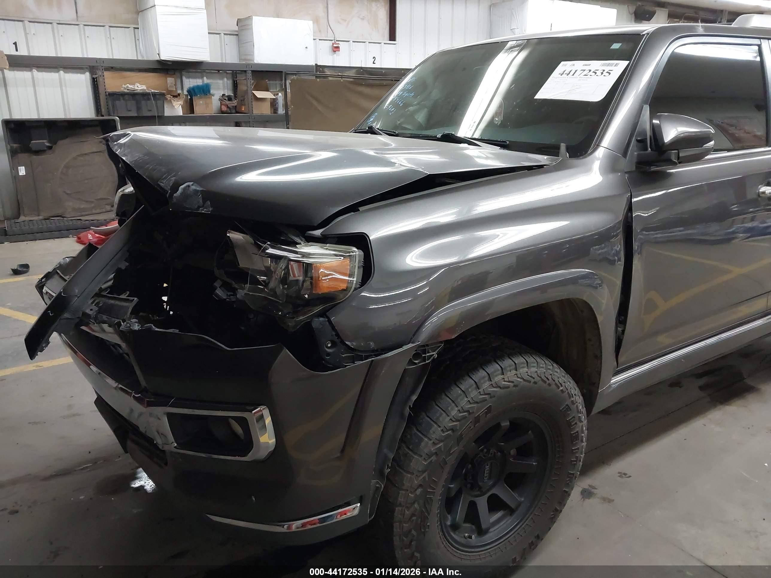 TOYOTA 4RUNNER image 6