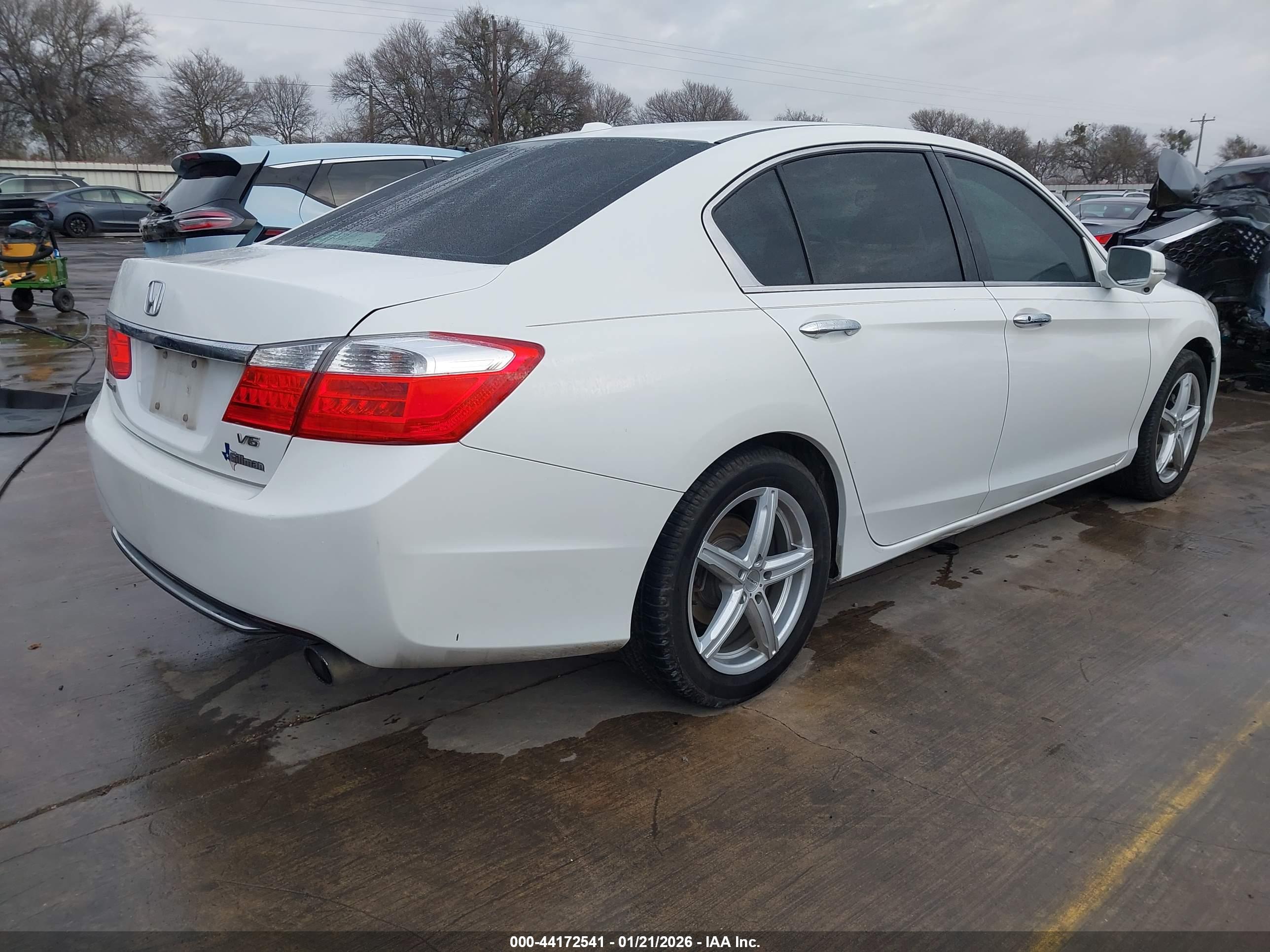 HONDA ACCORD image 4