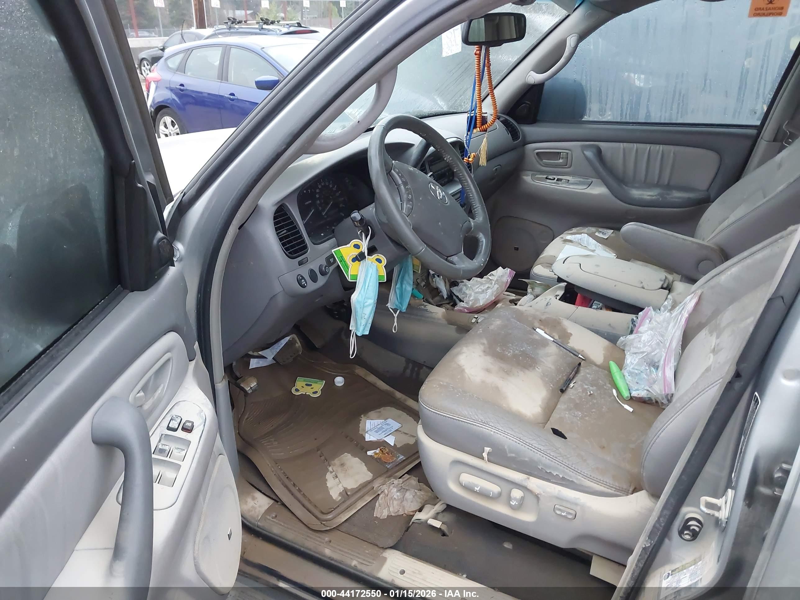 TOYOTA SEQUOIA image 5