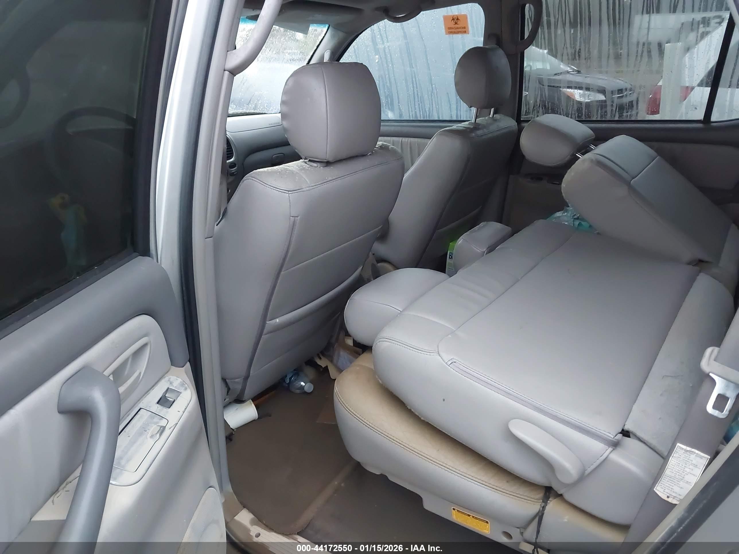 TOYOTA SEQUOIA image 8