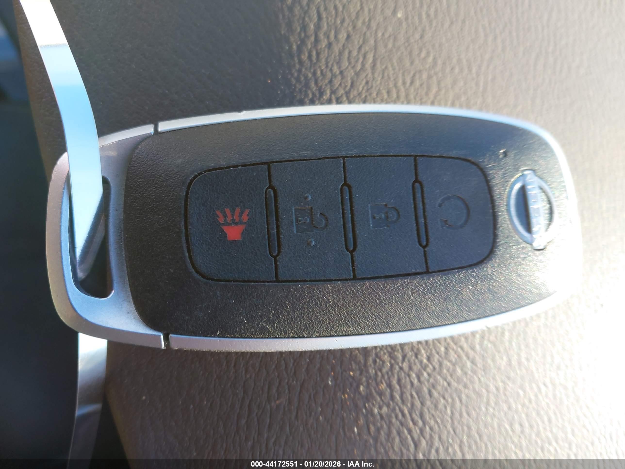 NISSAN ROGUE image 11