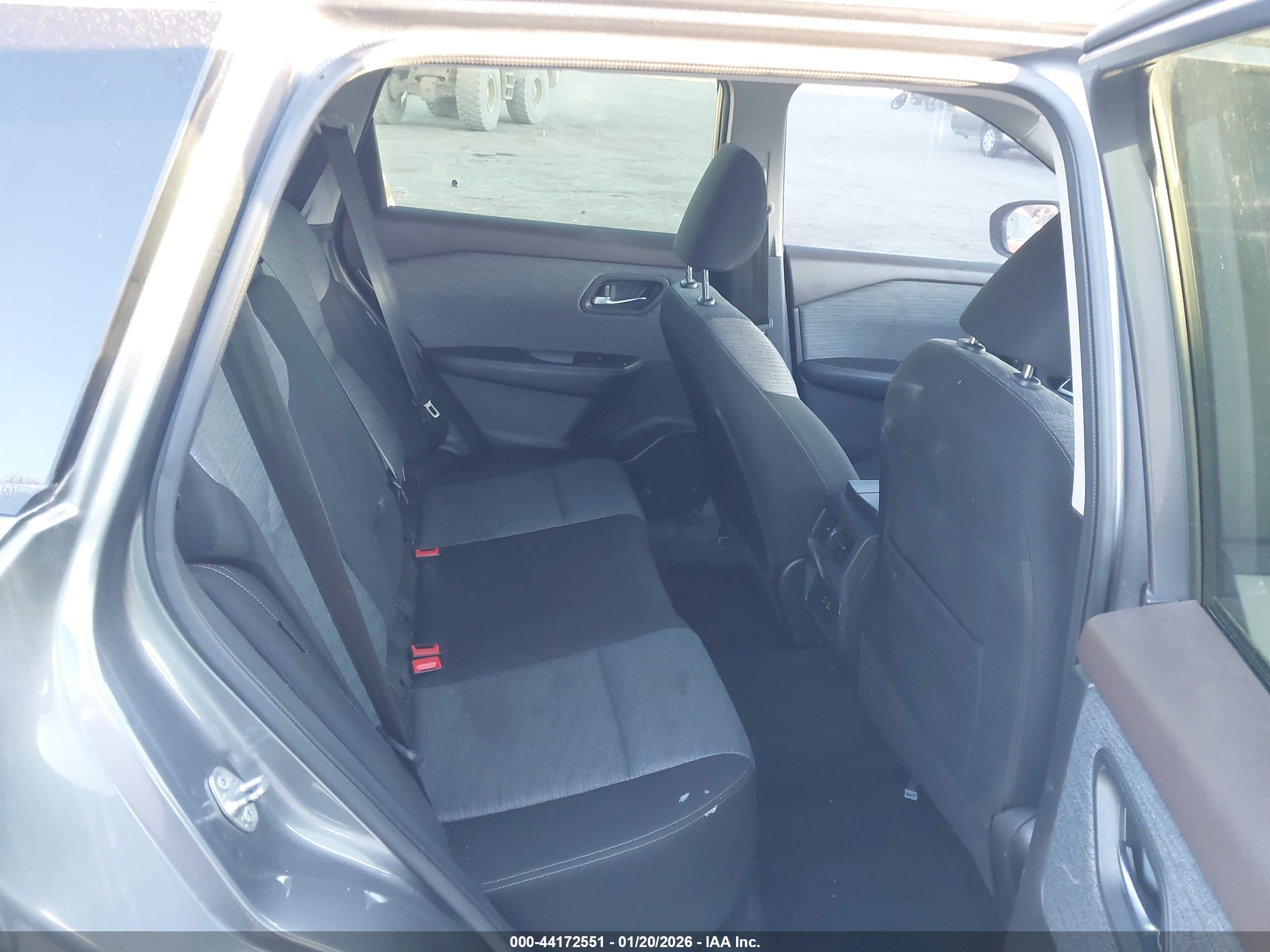 NISSAN ROGUE image 8