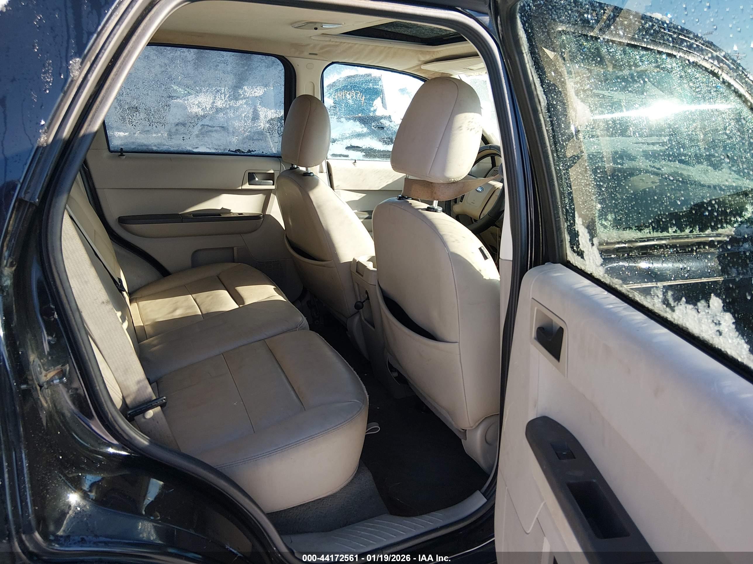 FORD ESCAPE image 8