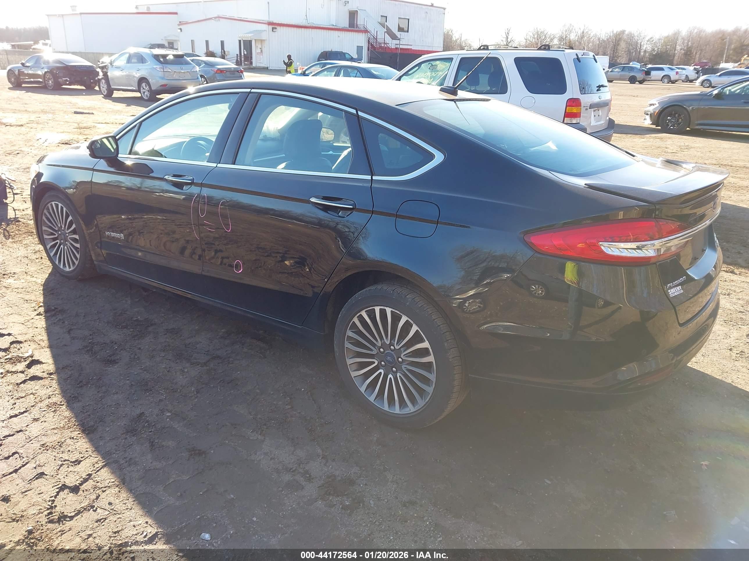 FORD FUSION image 3
