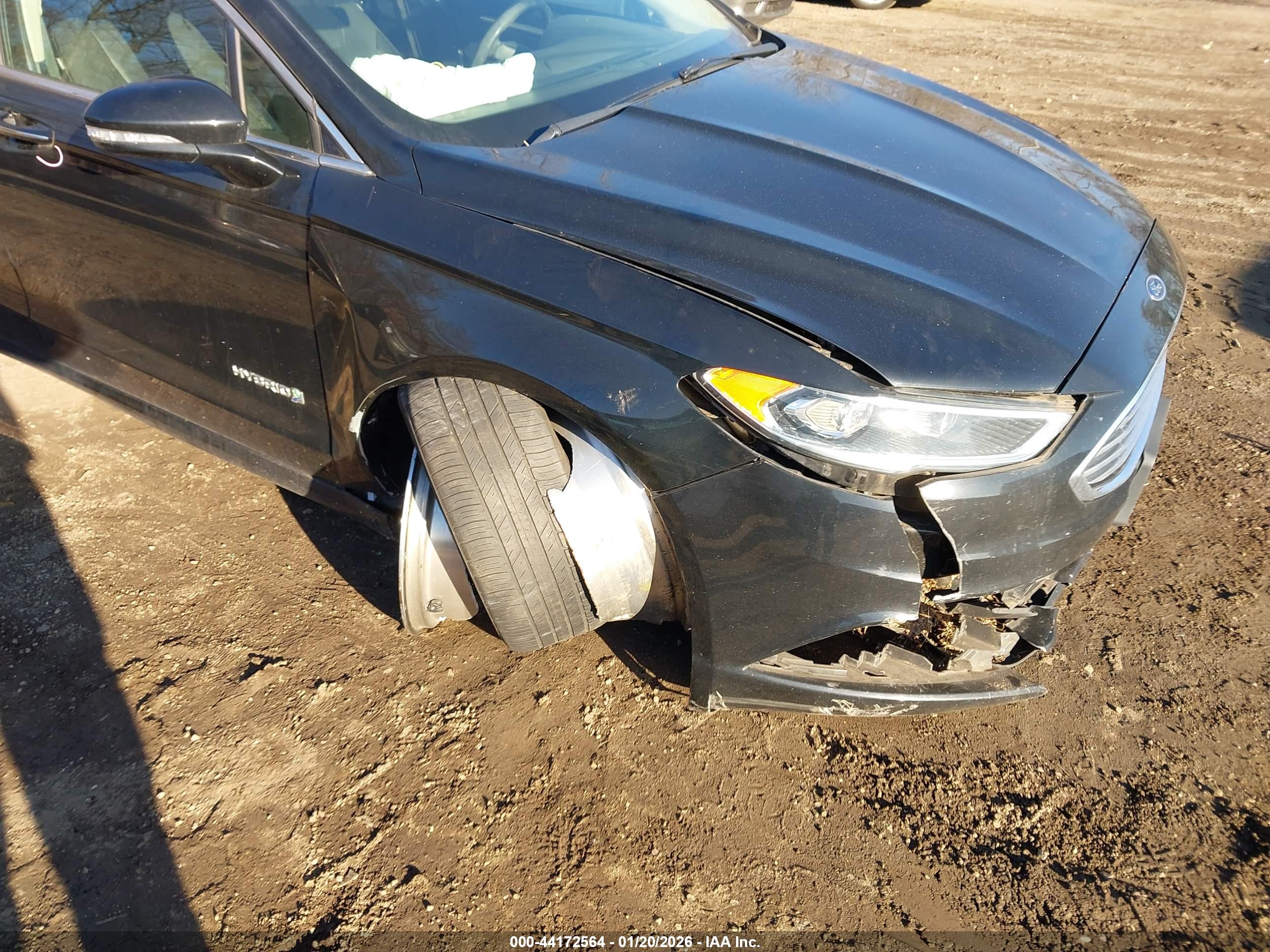 FORD FUSION image 6