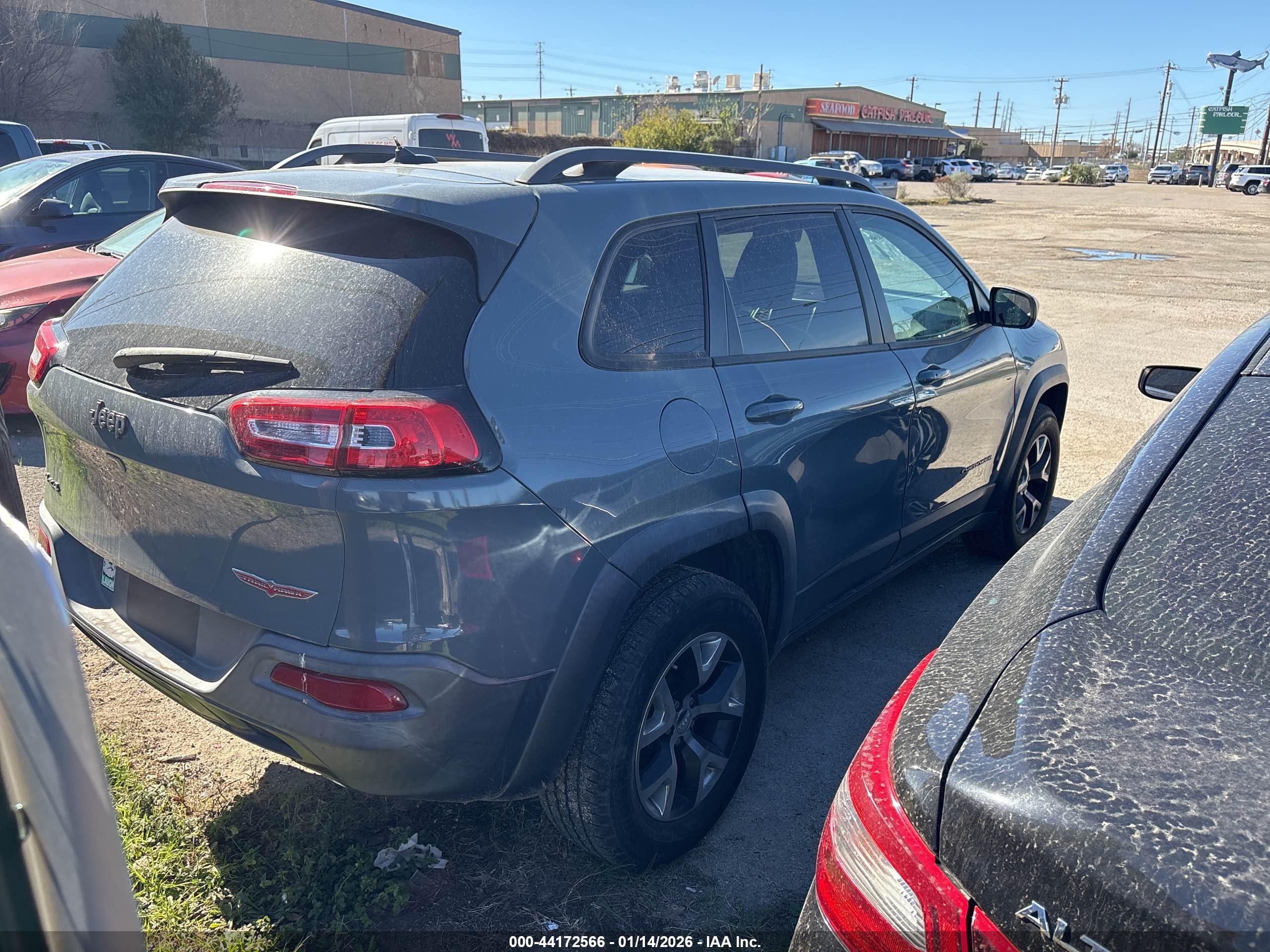 JEEP CHEROKEE image 4