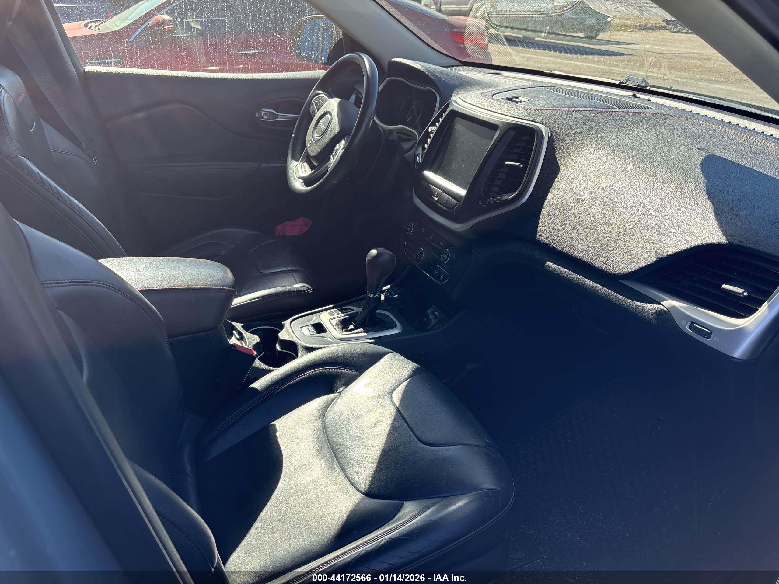 JEEP CHEROKEE image 5