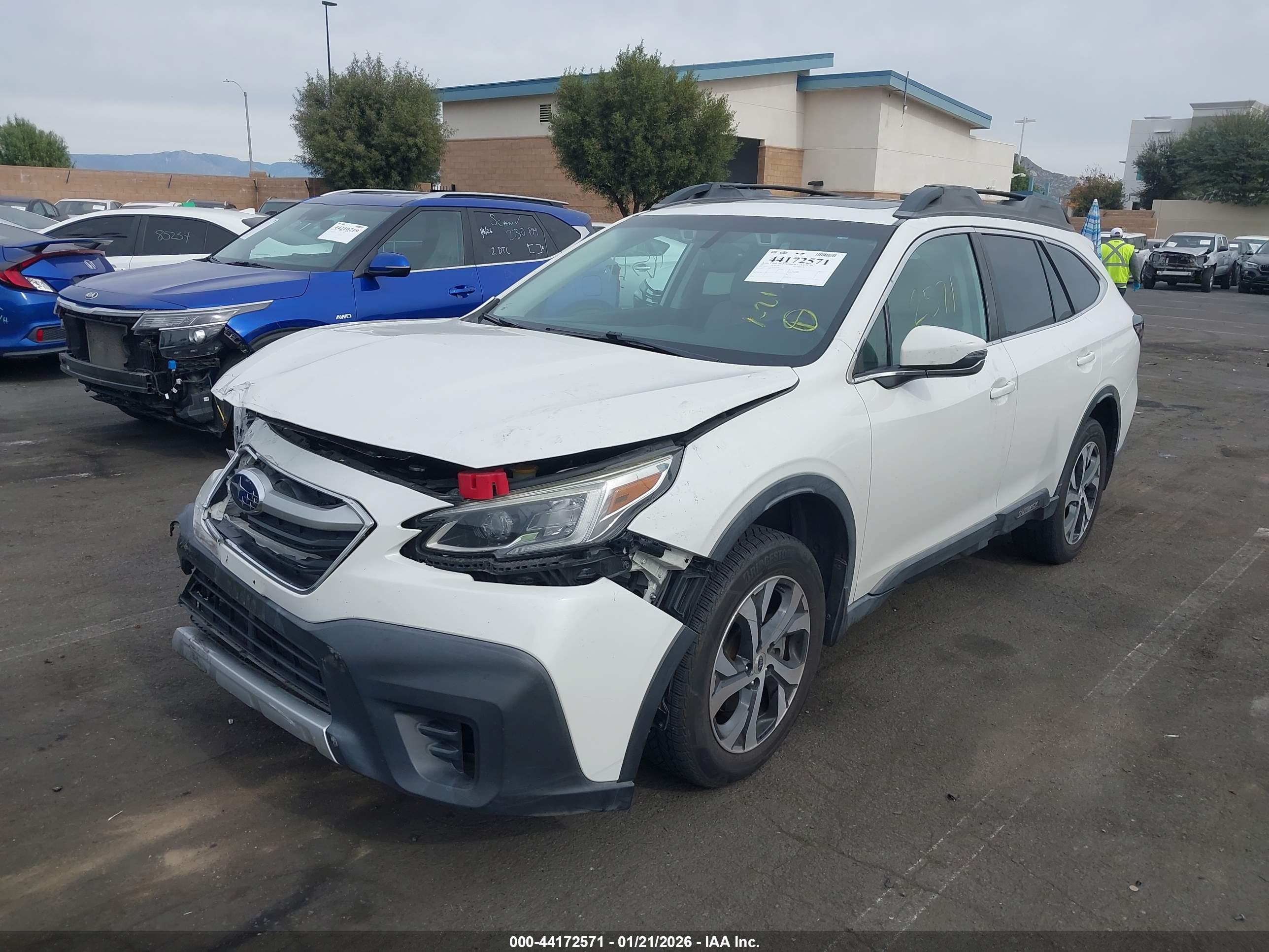 SUBARU OUTBACK image 2