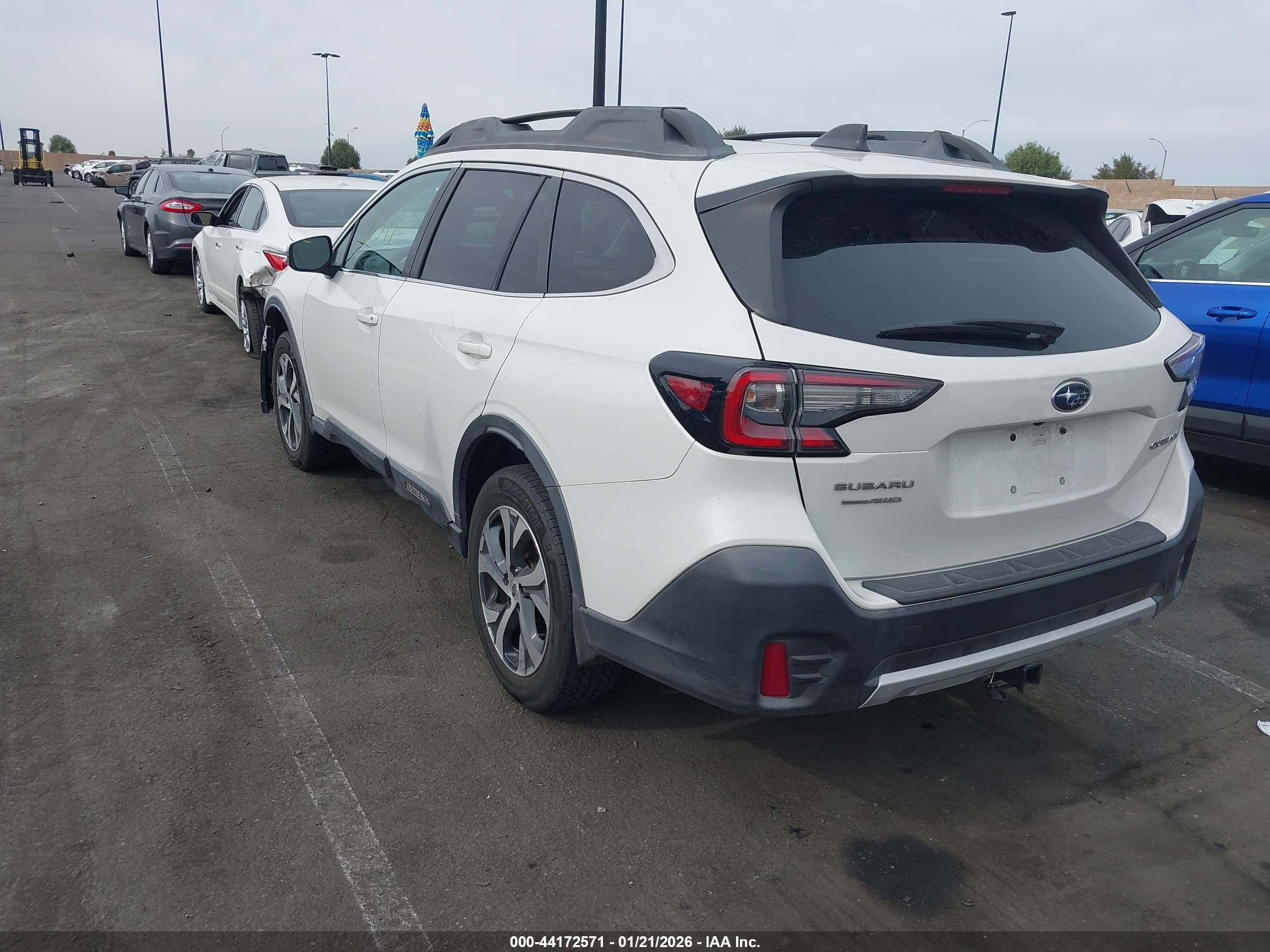 SUBARU OUTBACK image 3
