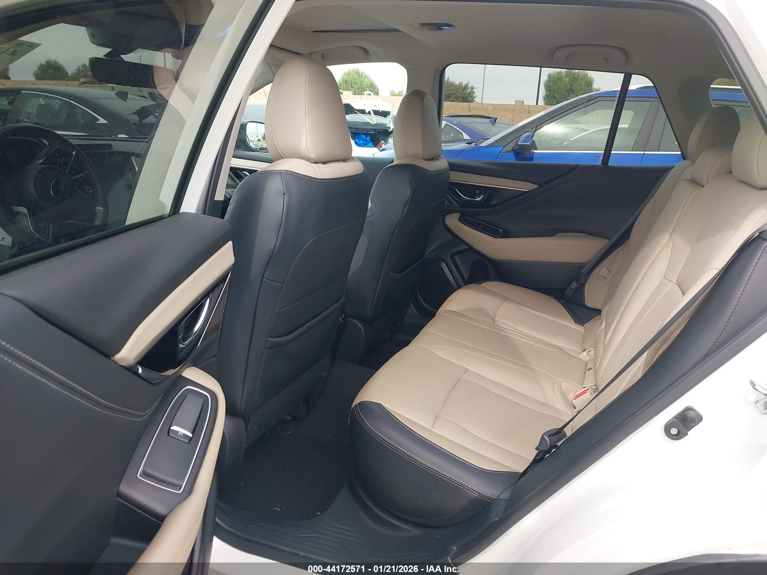 SUBARU OUTBACK image 8