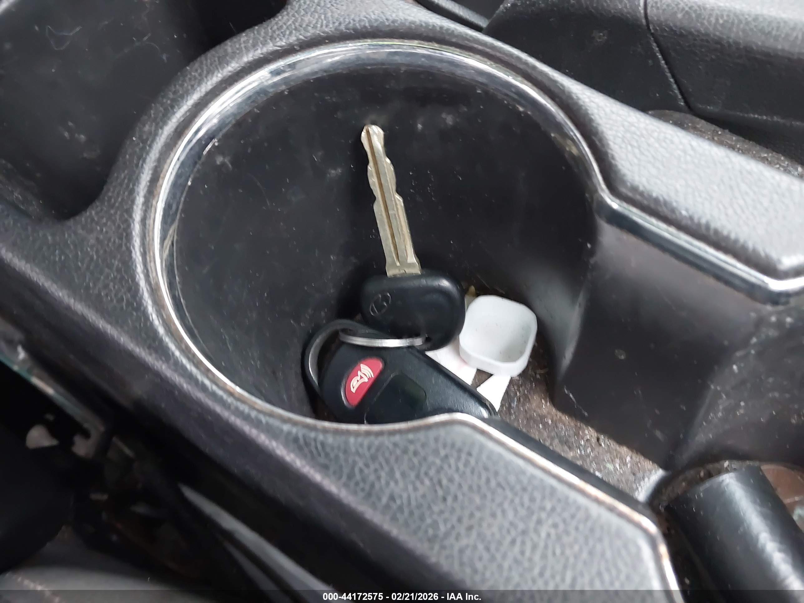 HYUNDAI ELANTRA image 11