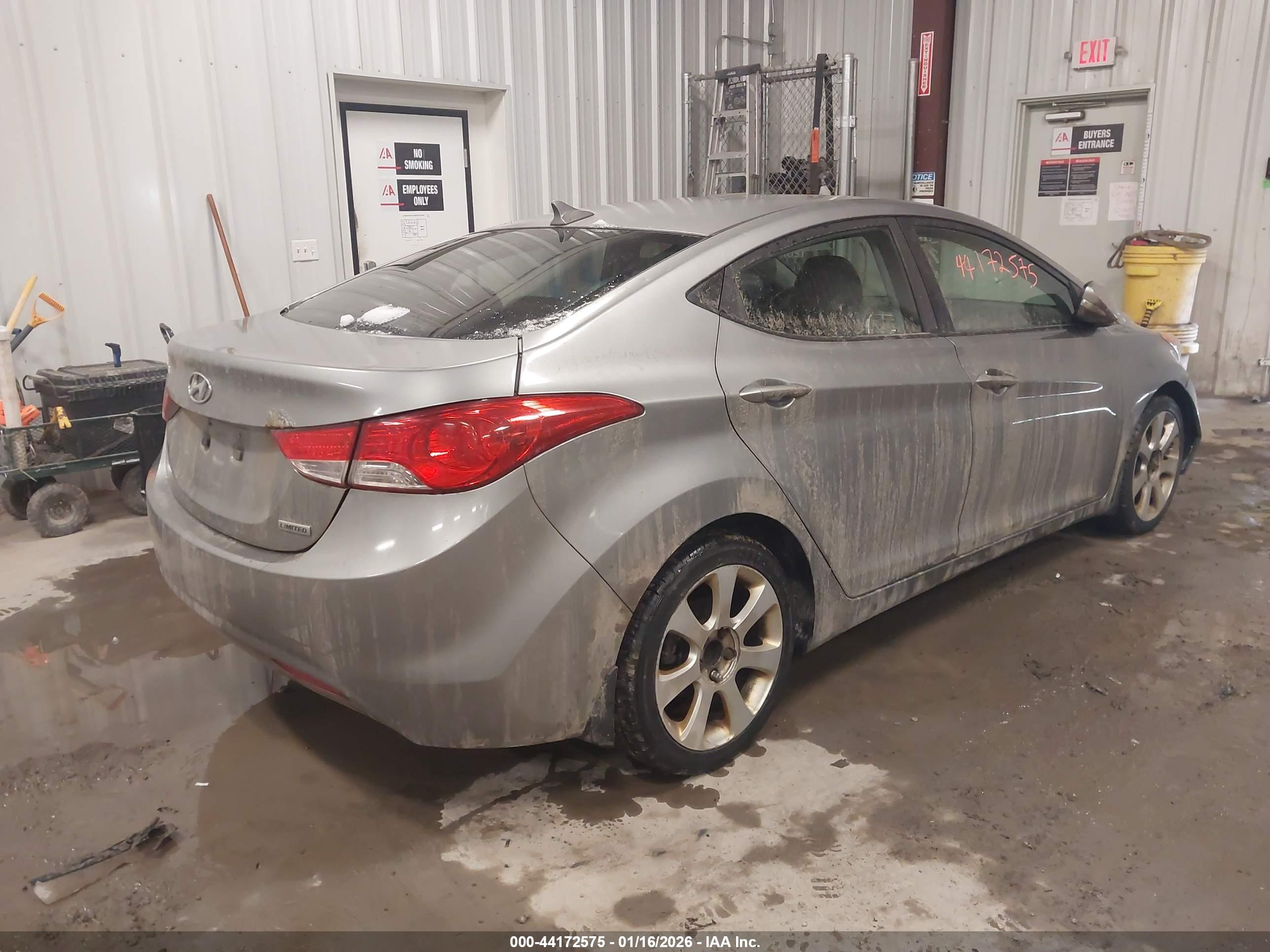 HYUNDAI ELANTRA image 4