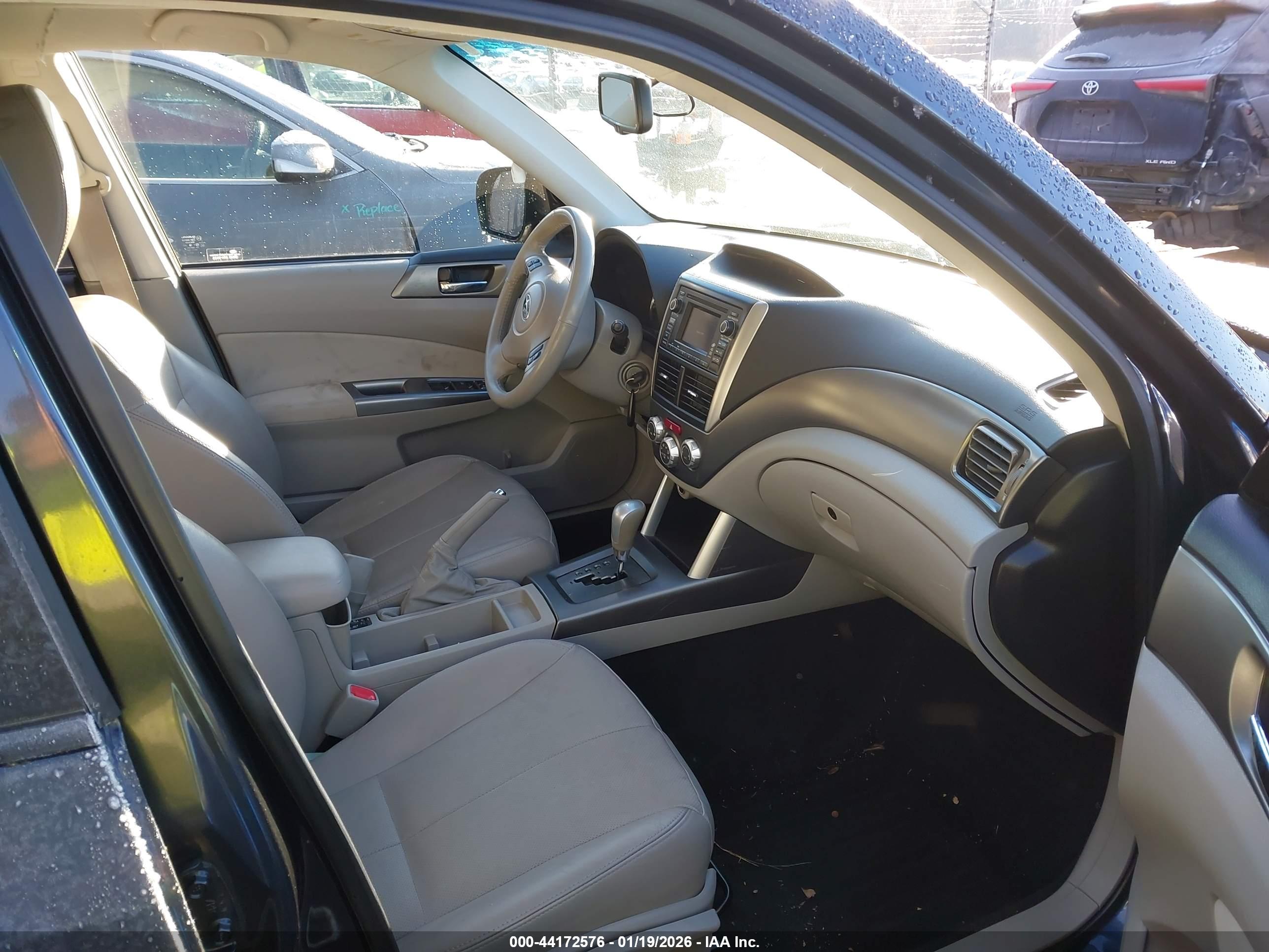 SUBARU FORESTER image 5