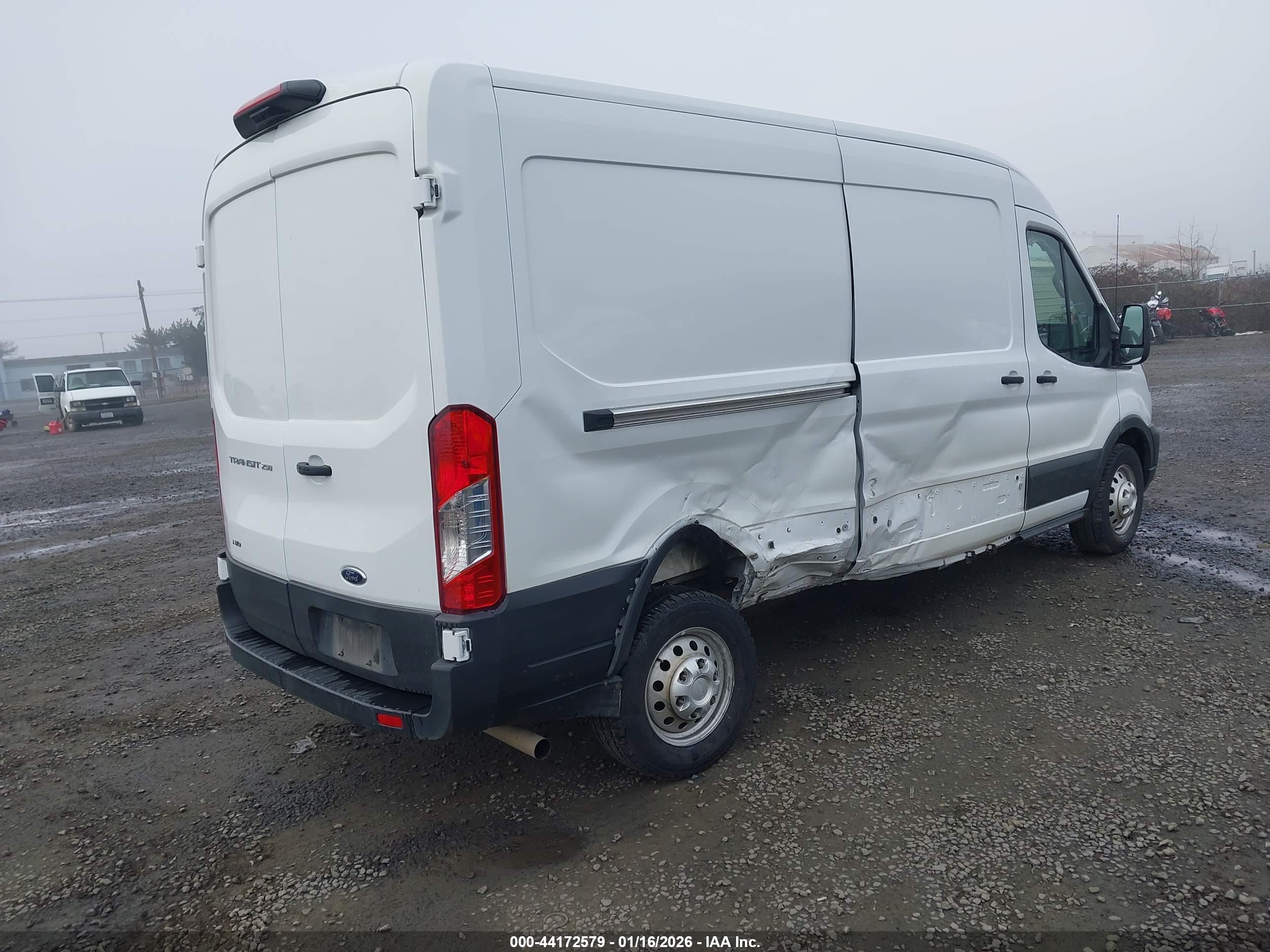 FORD TRANSIT-250 image 4