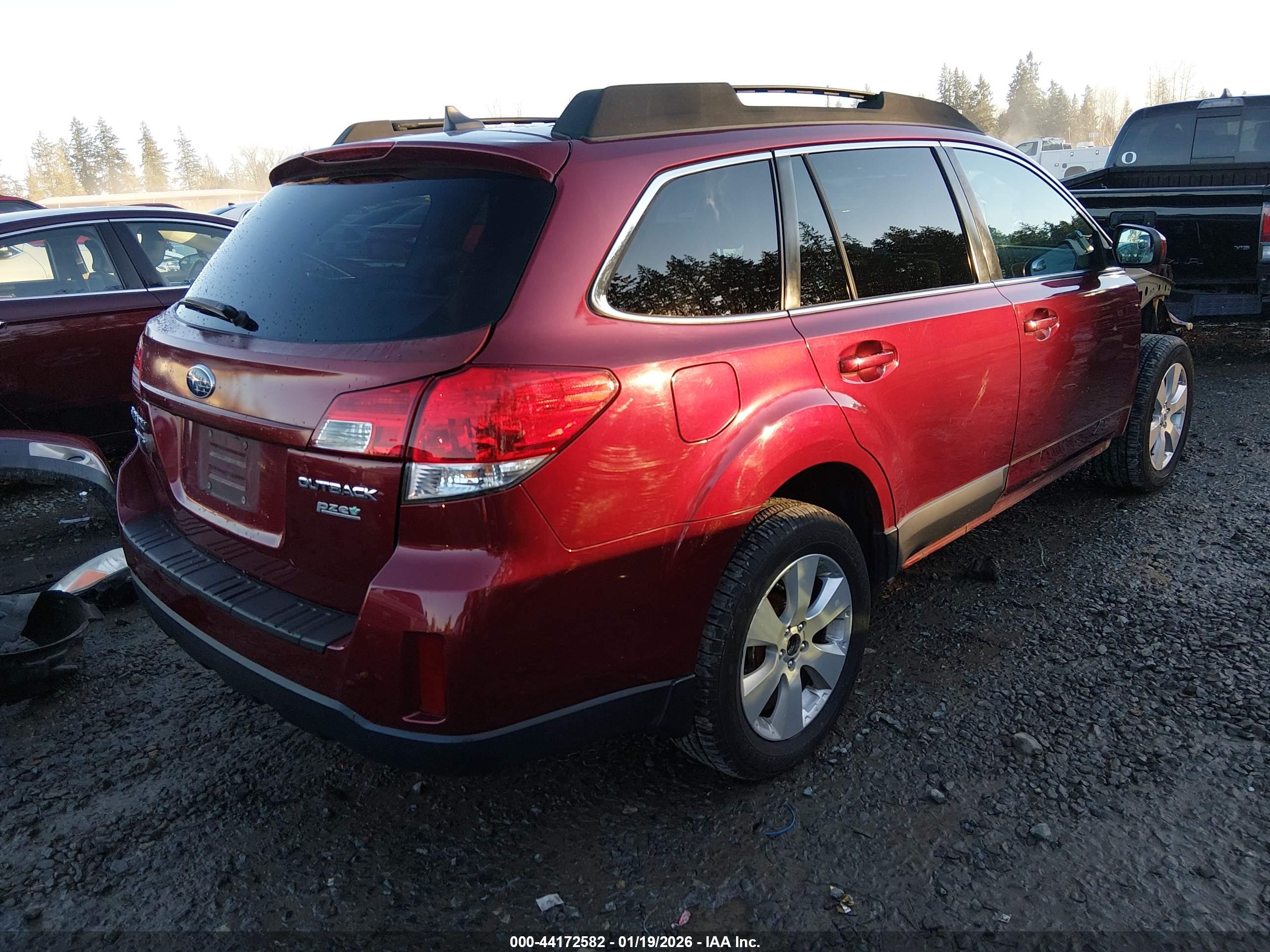 SUBARU OUTBACK image 4