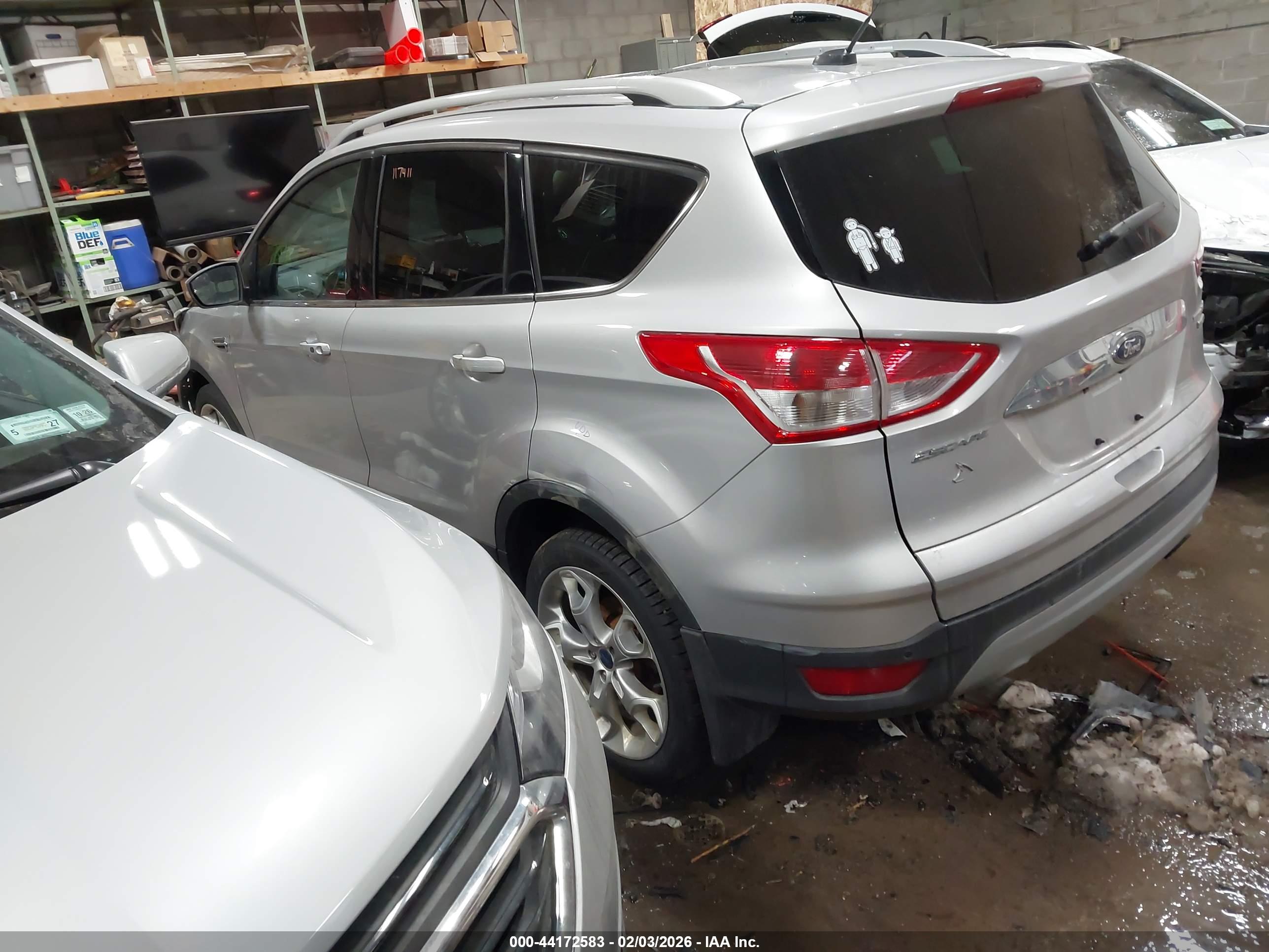 FORD ESCAPE image 3