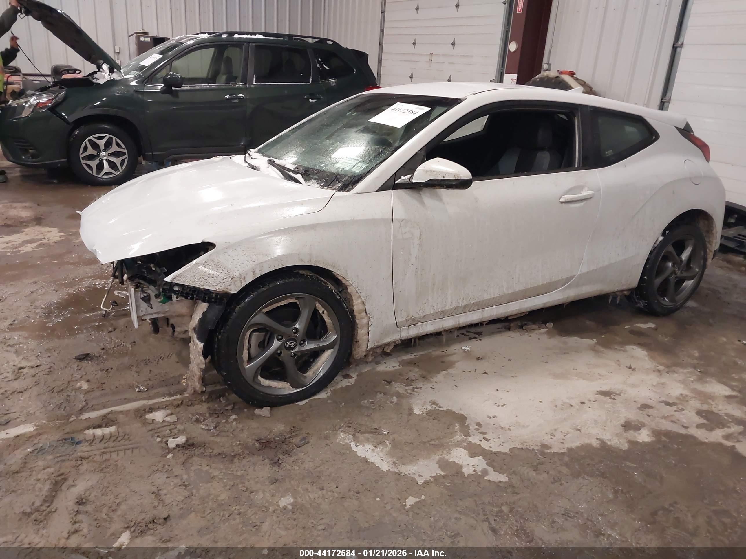 HYUNDAI VELOSTER image 2