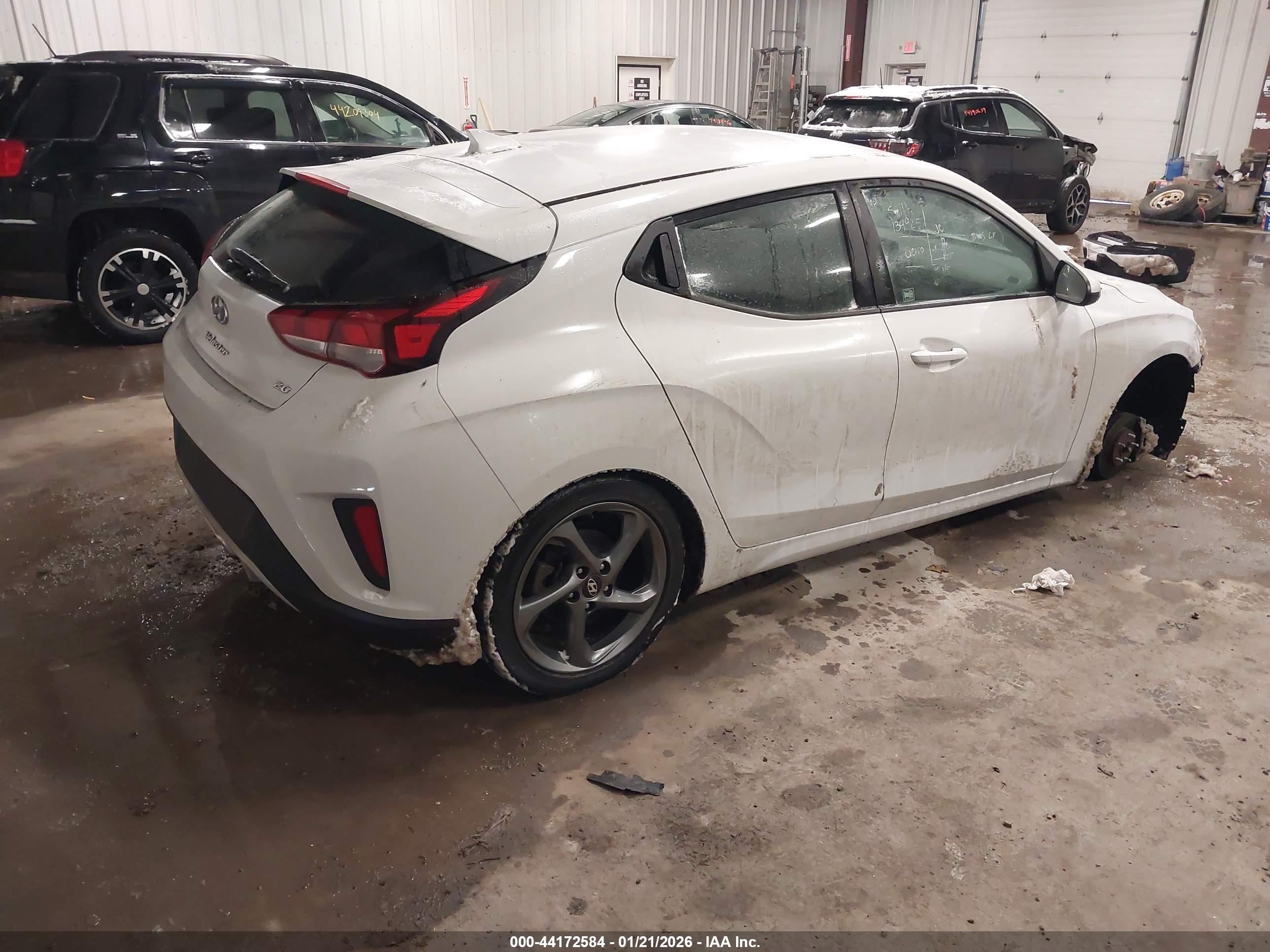 HYUNDAI VELOSTER image 4