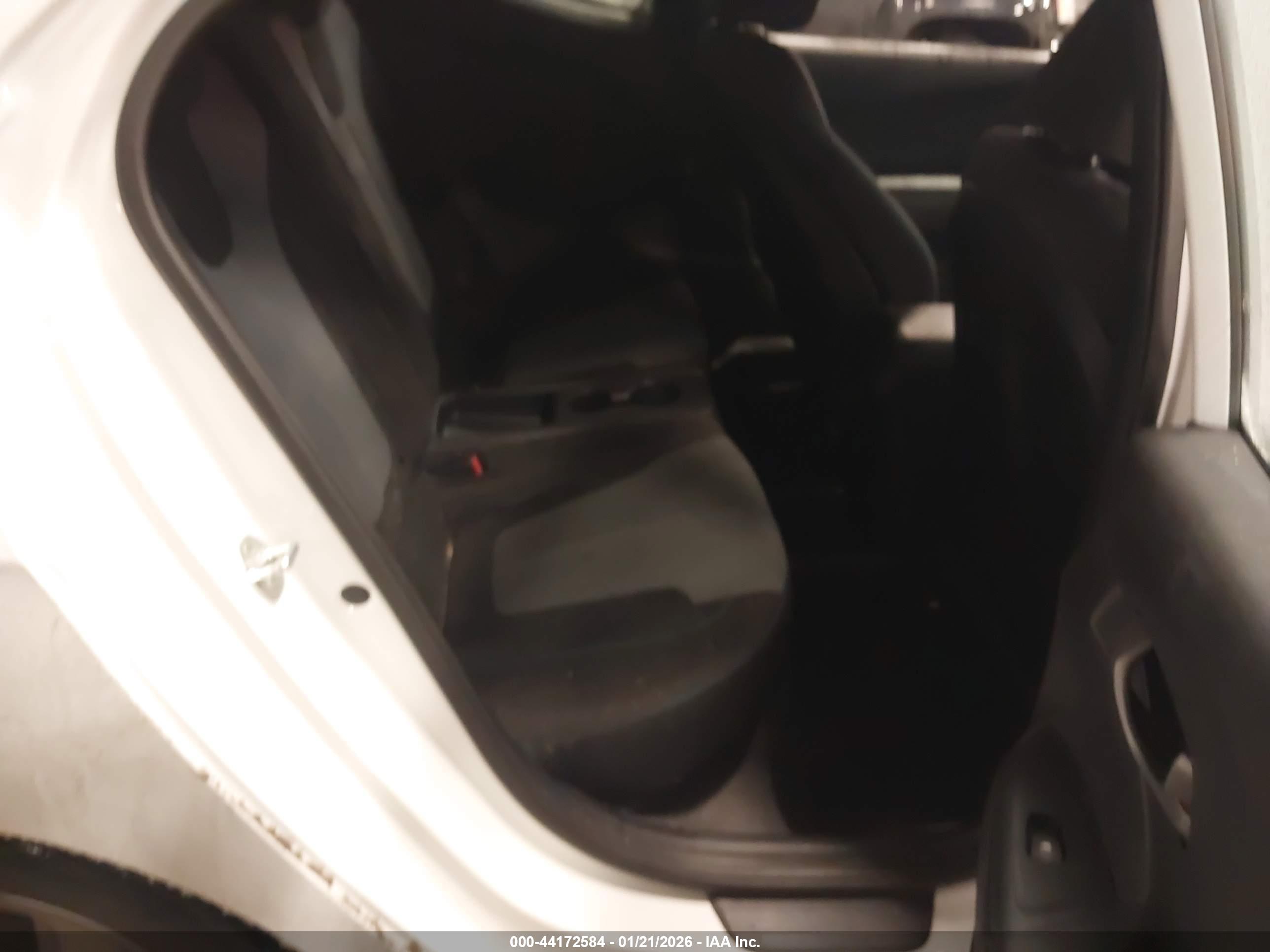 HYUNDAI VELOSTER image 8