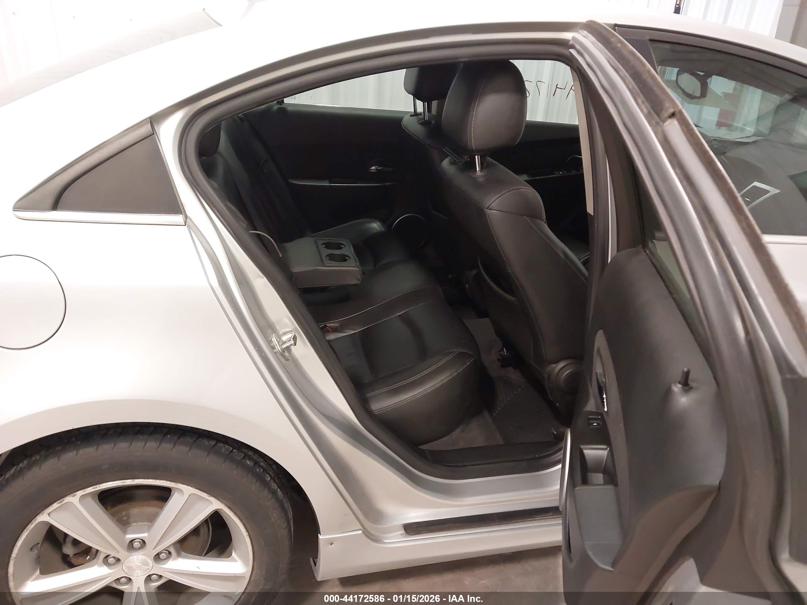 CHEVROLET CRUZE image 8
