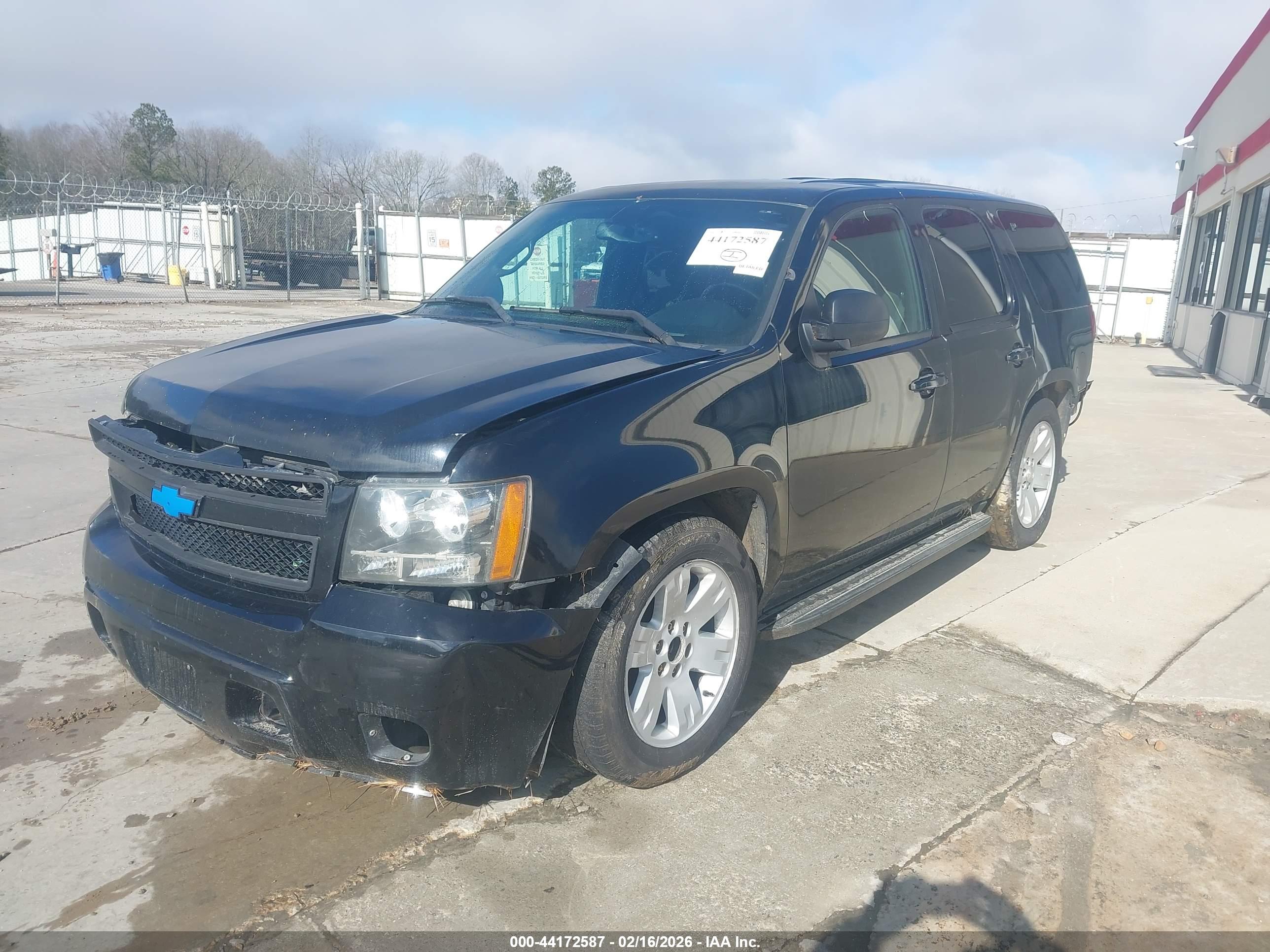 CHEVROLET TAHOE image 2