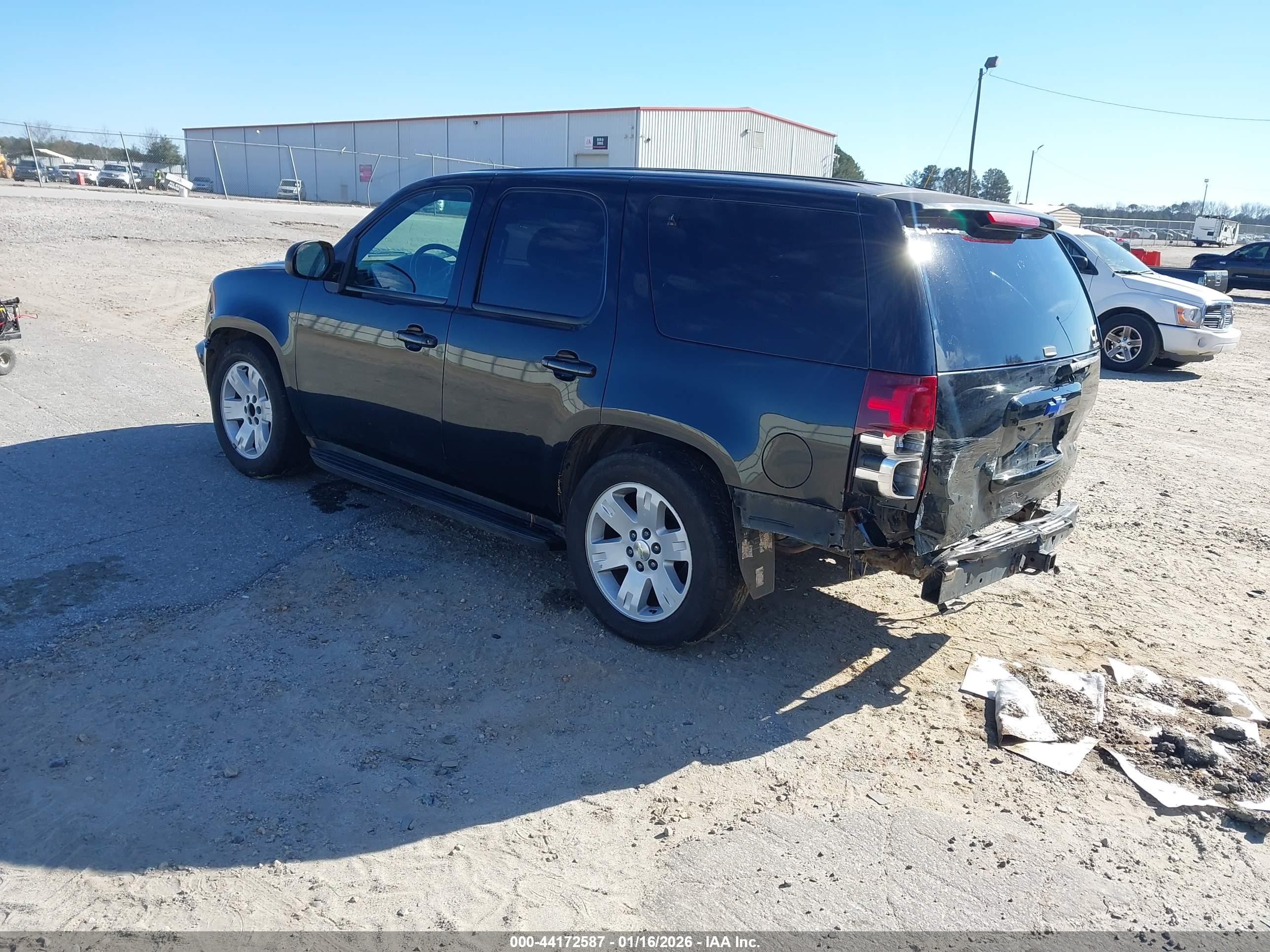 CHEVROLET TAHOE image 3