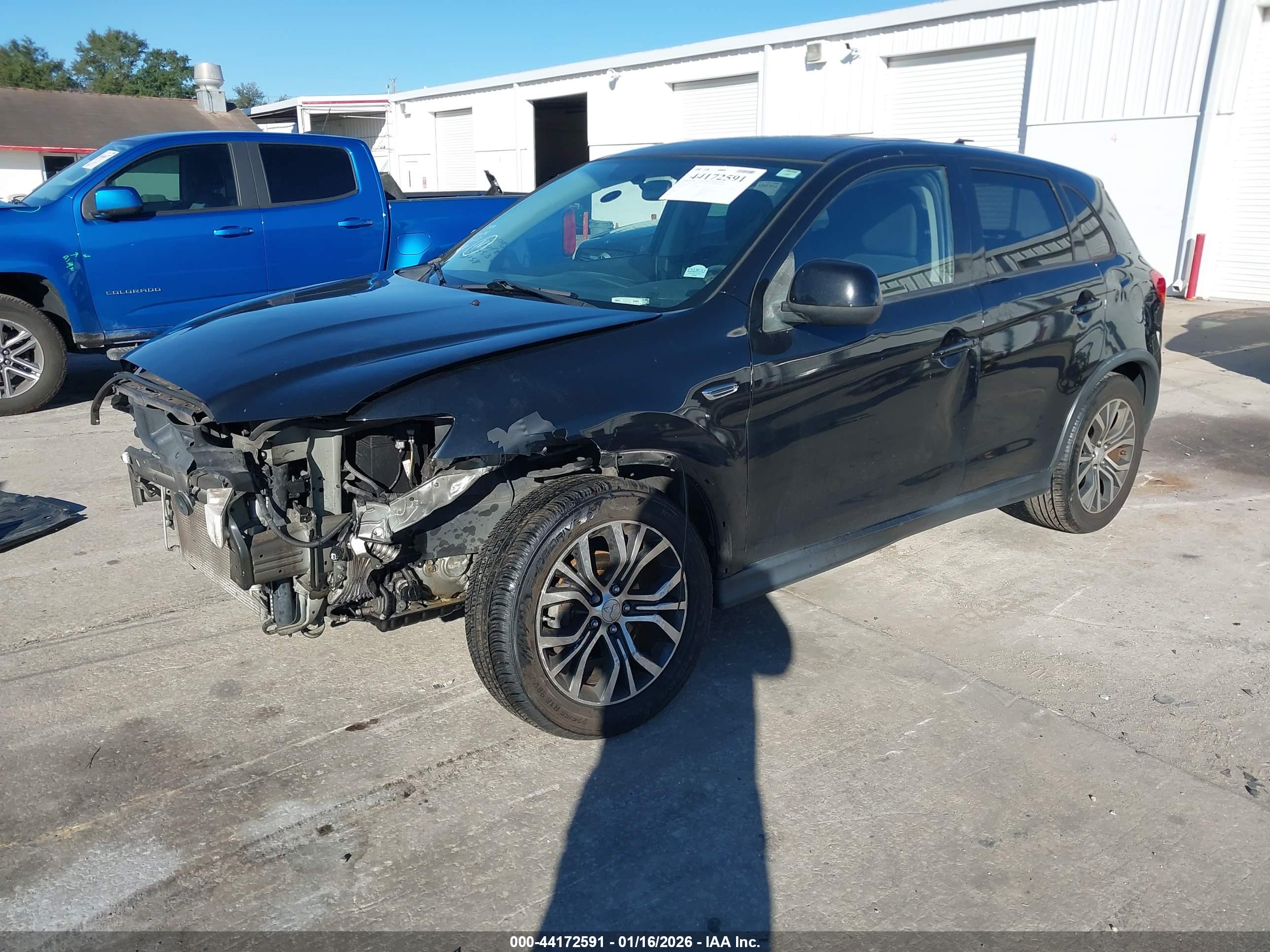 MITSUBISHI OUTLANDER image 2