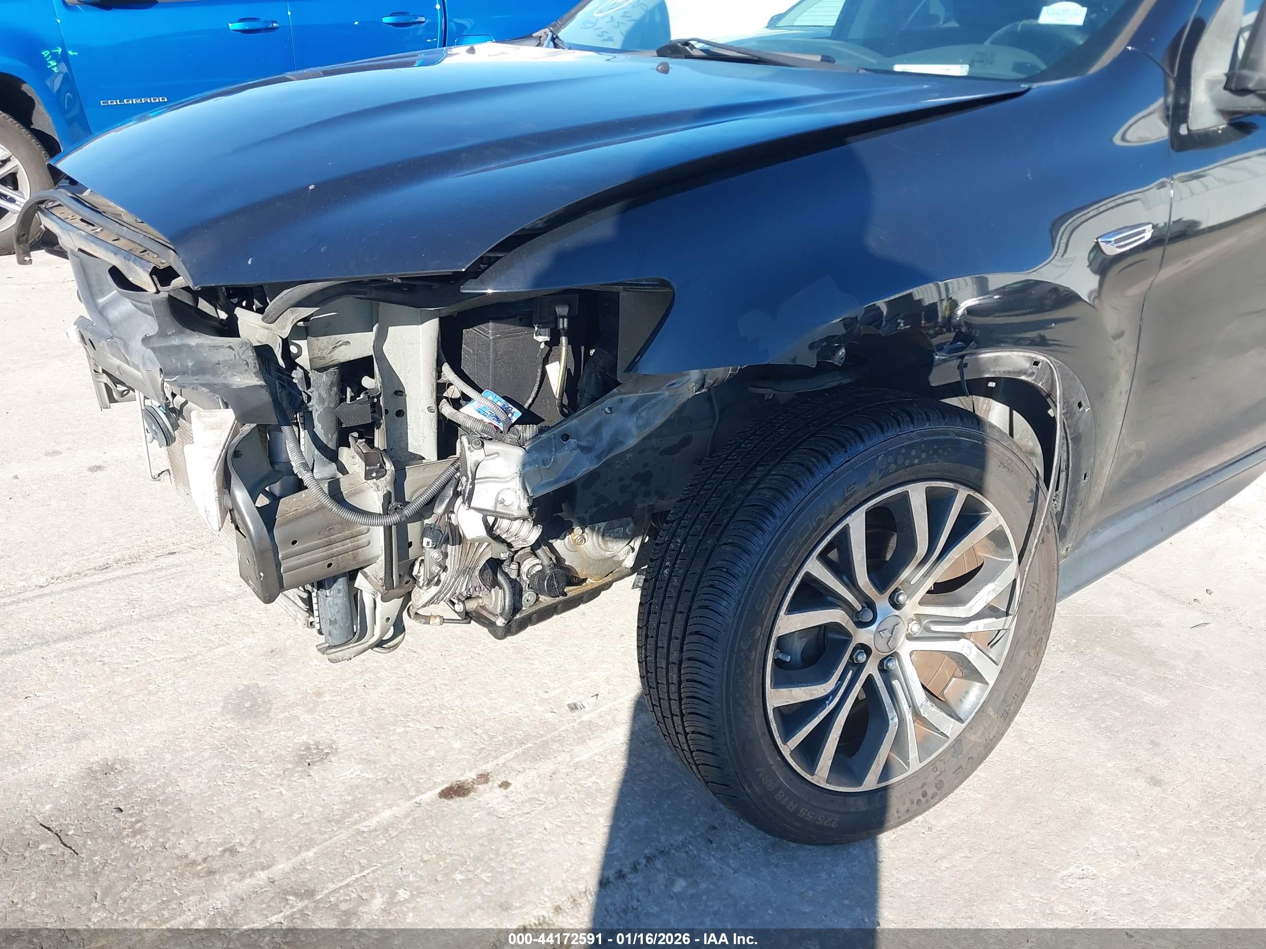 MITSUBISHI OUTLANDER image 6
