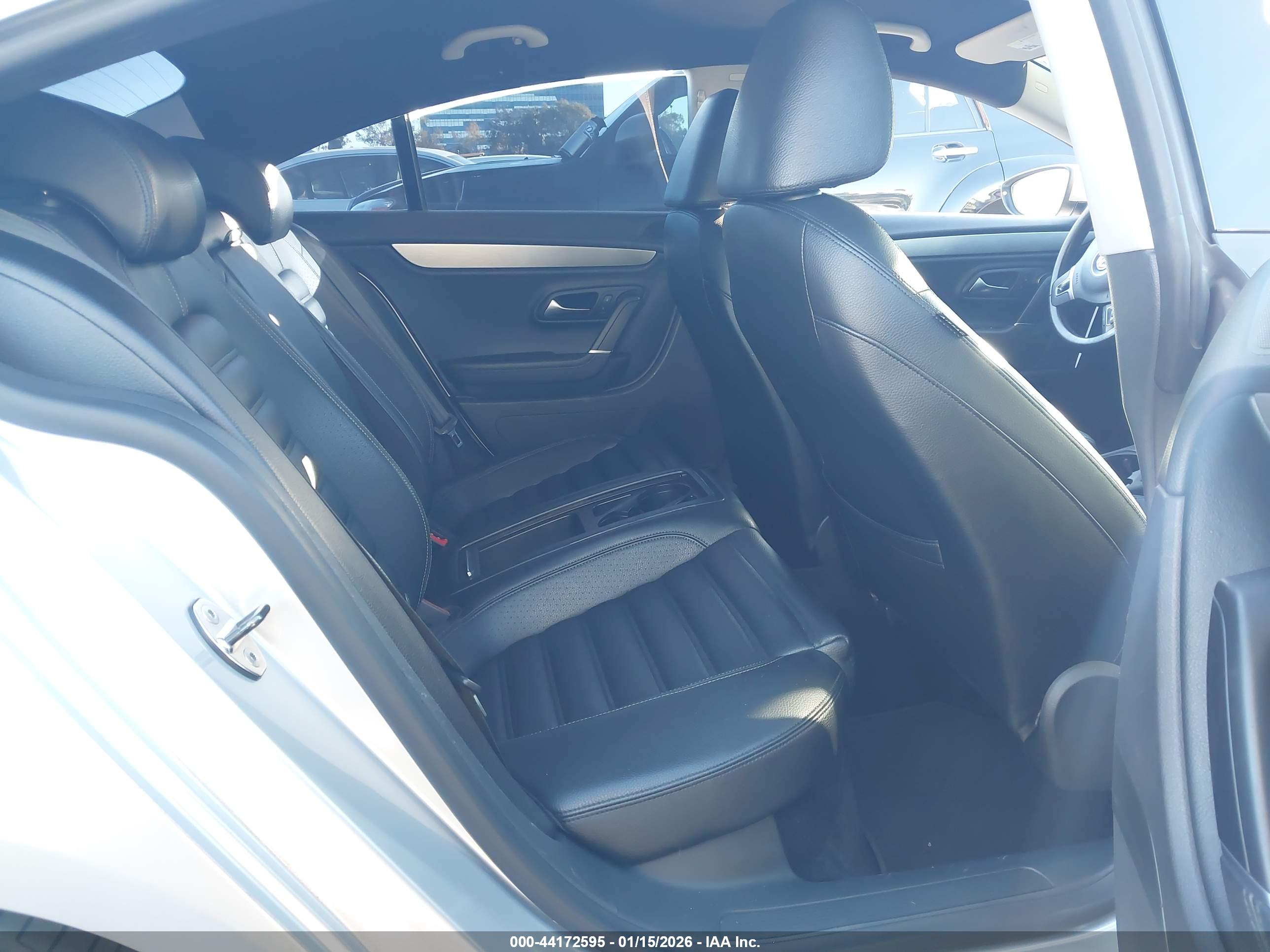 VOLKSWAGEN CC image 8