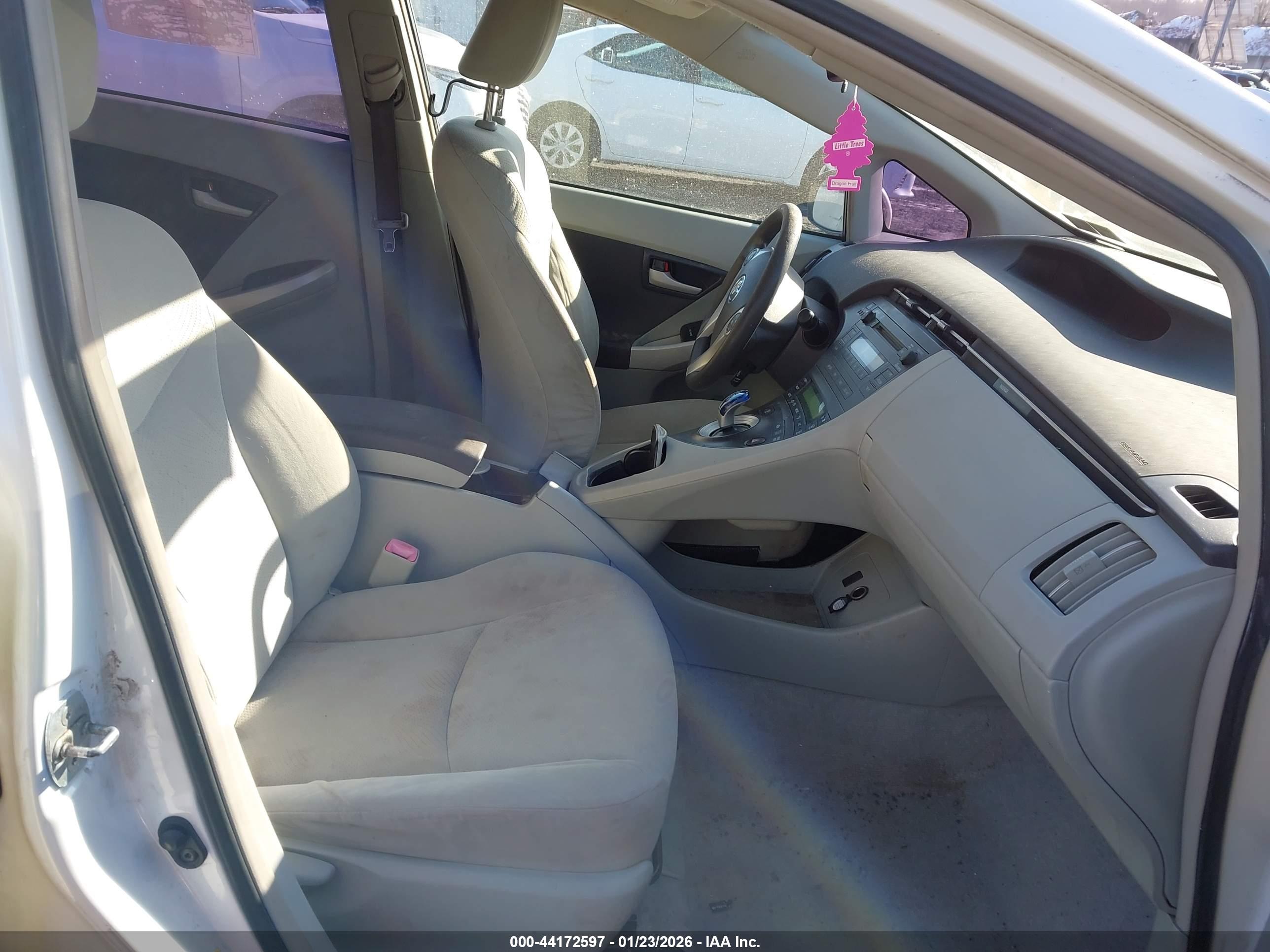 TOYOTA PRIUS image 5