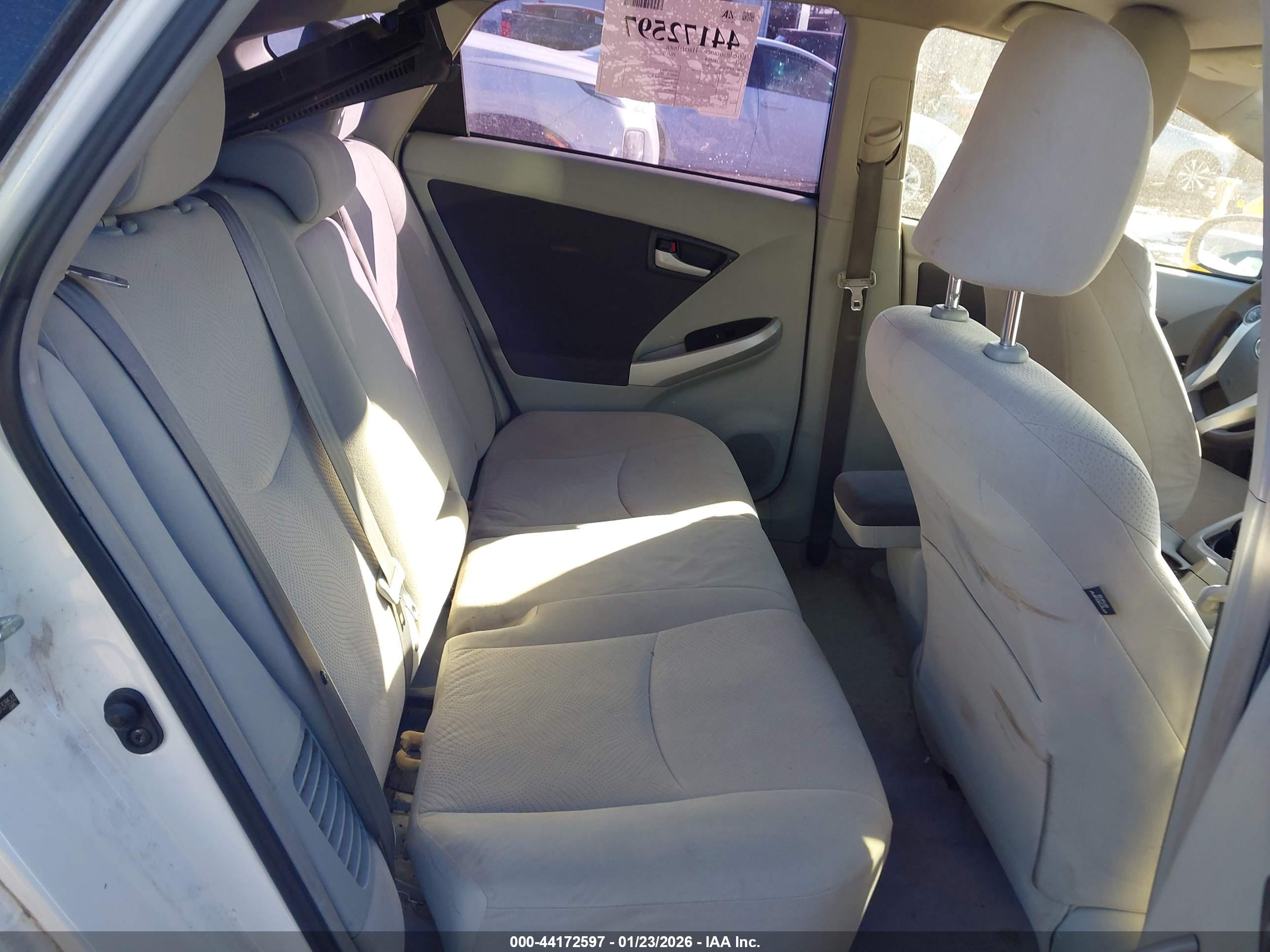 TOYOTA PRIUS image 8