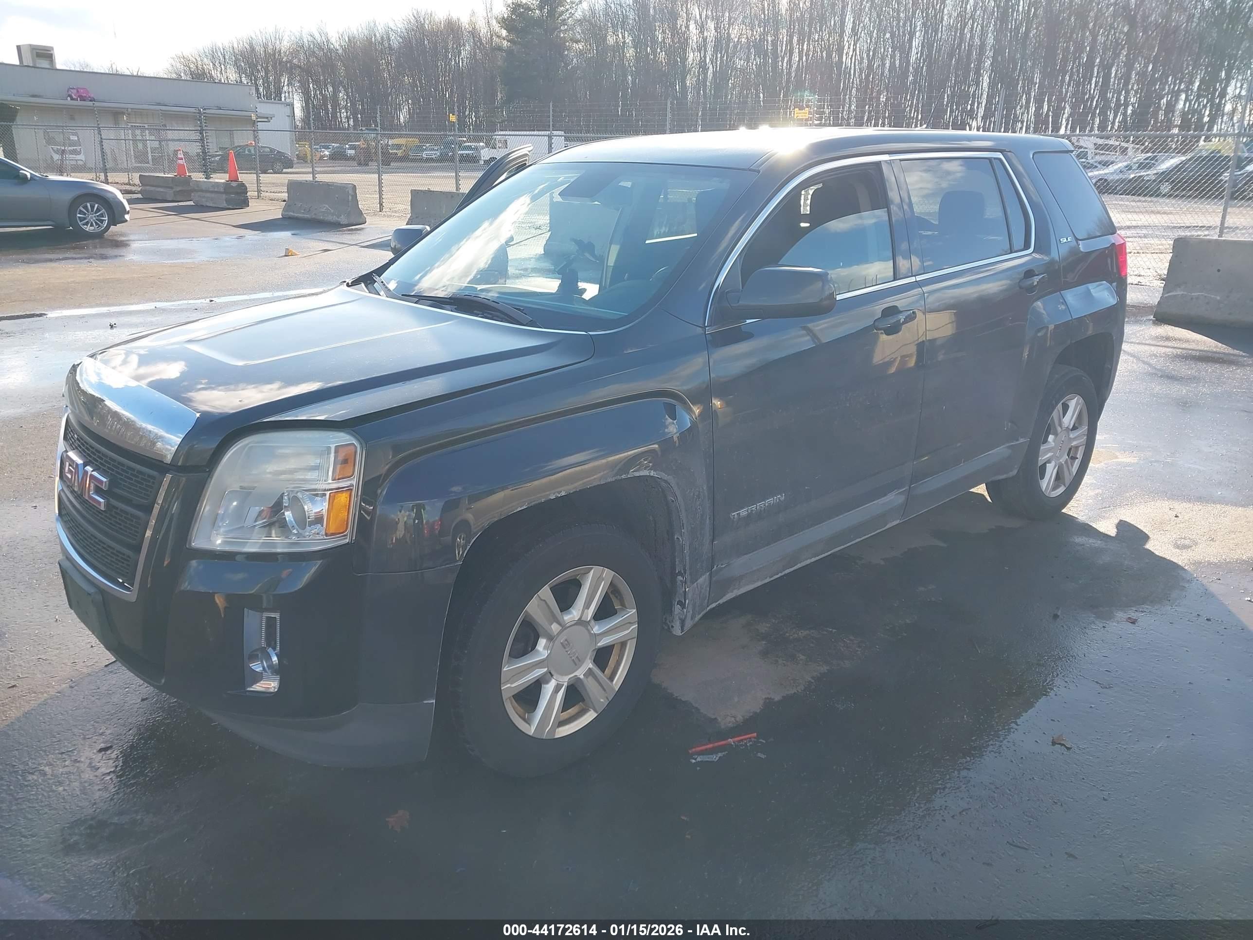 GMC TERRAIN image 2