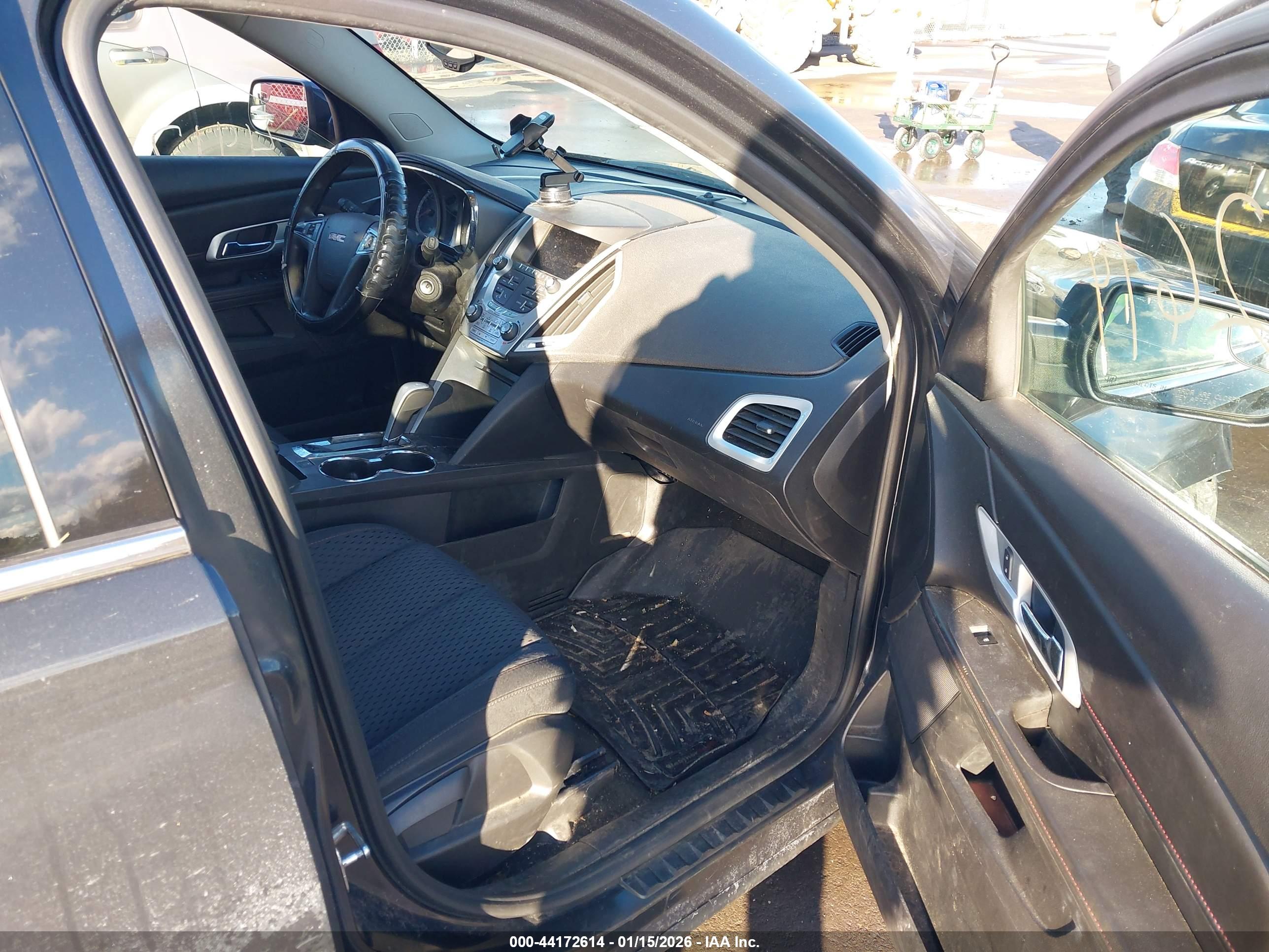 GMC TERRAIN image 5