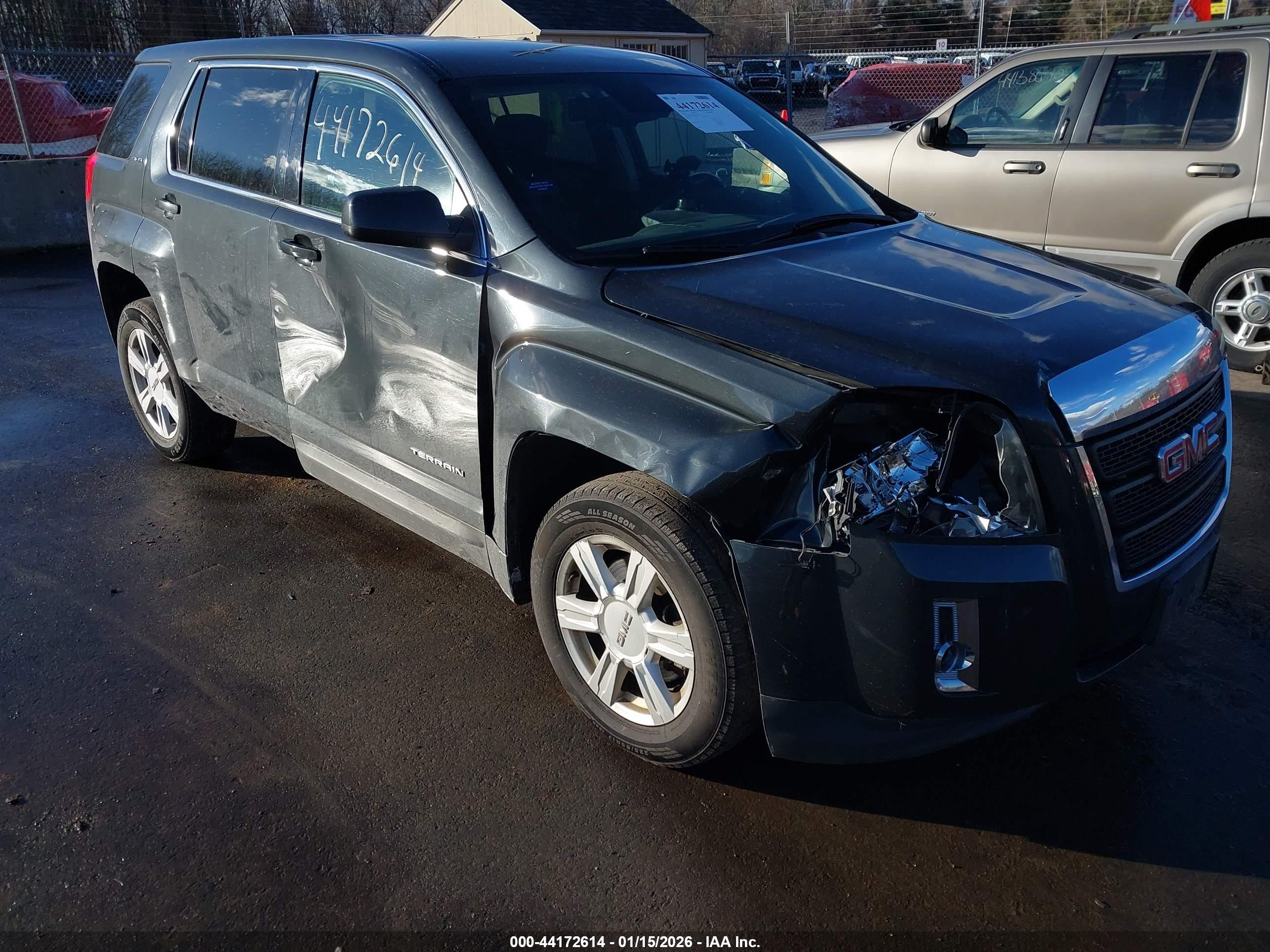 GMC TERRAIN image 6