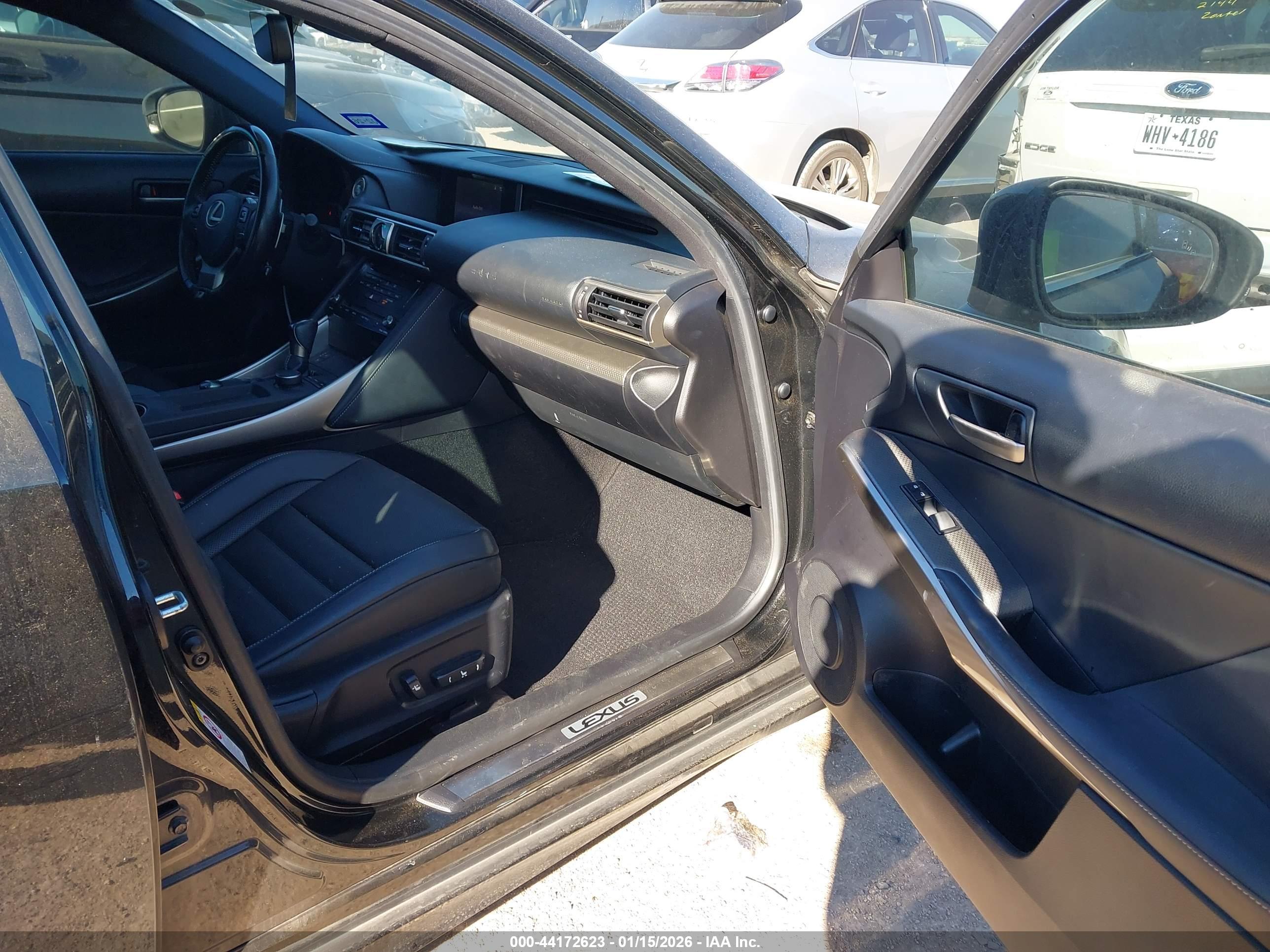 LEXUS IS image 5