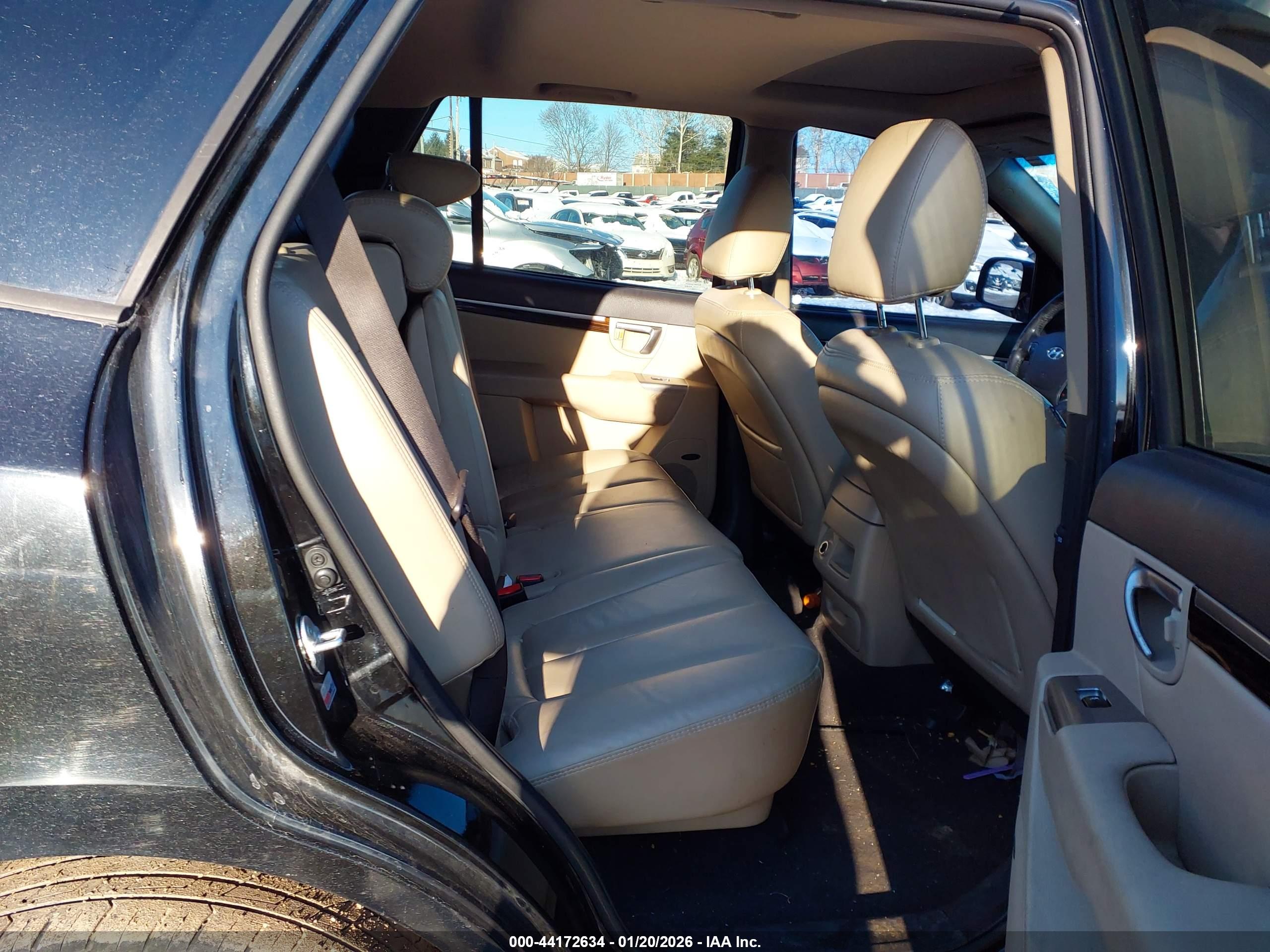 HYUNDAI SANTA image 8