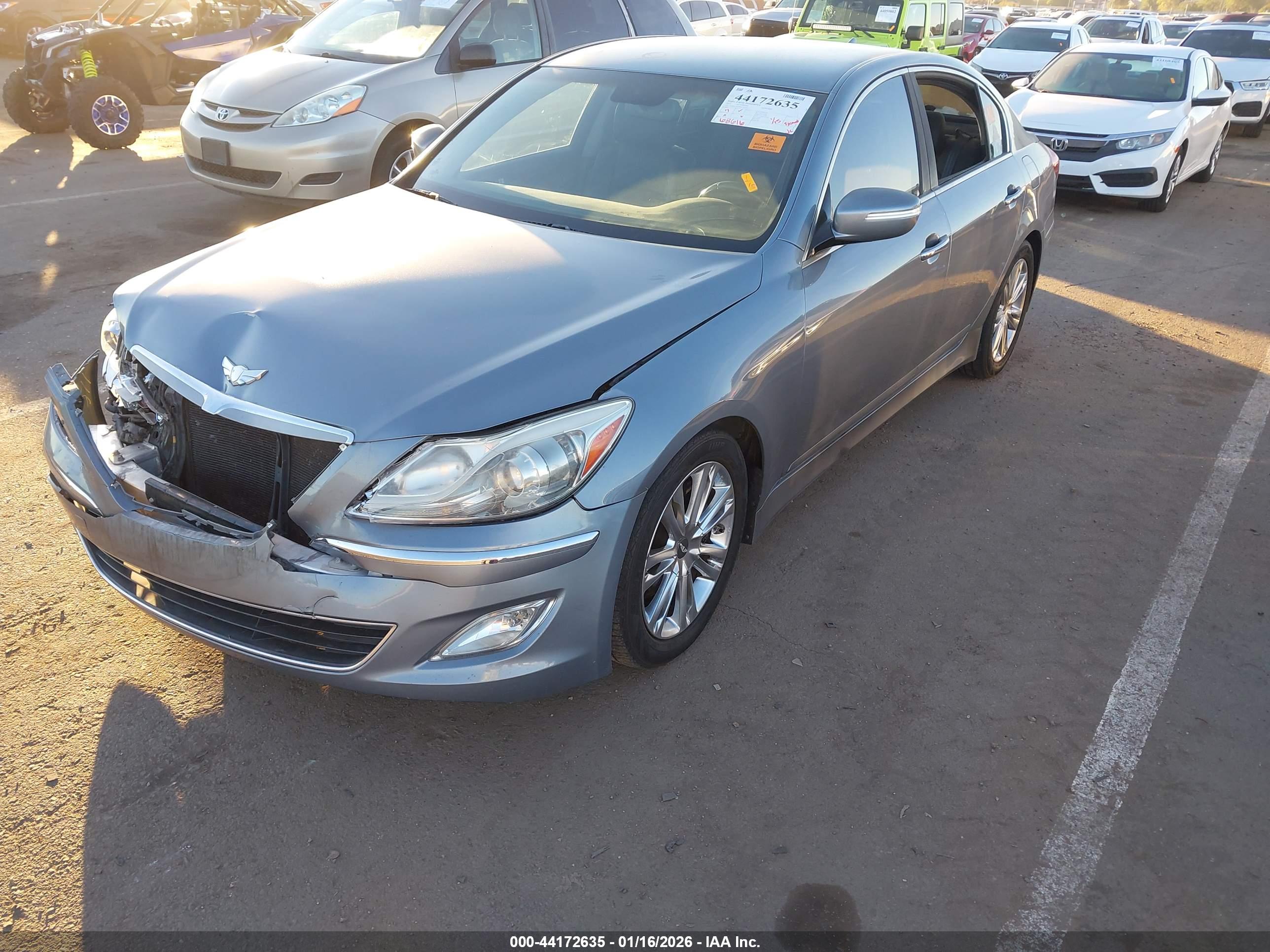 HYUNDAI GENESIS image 2