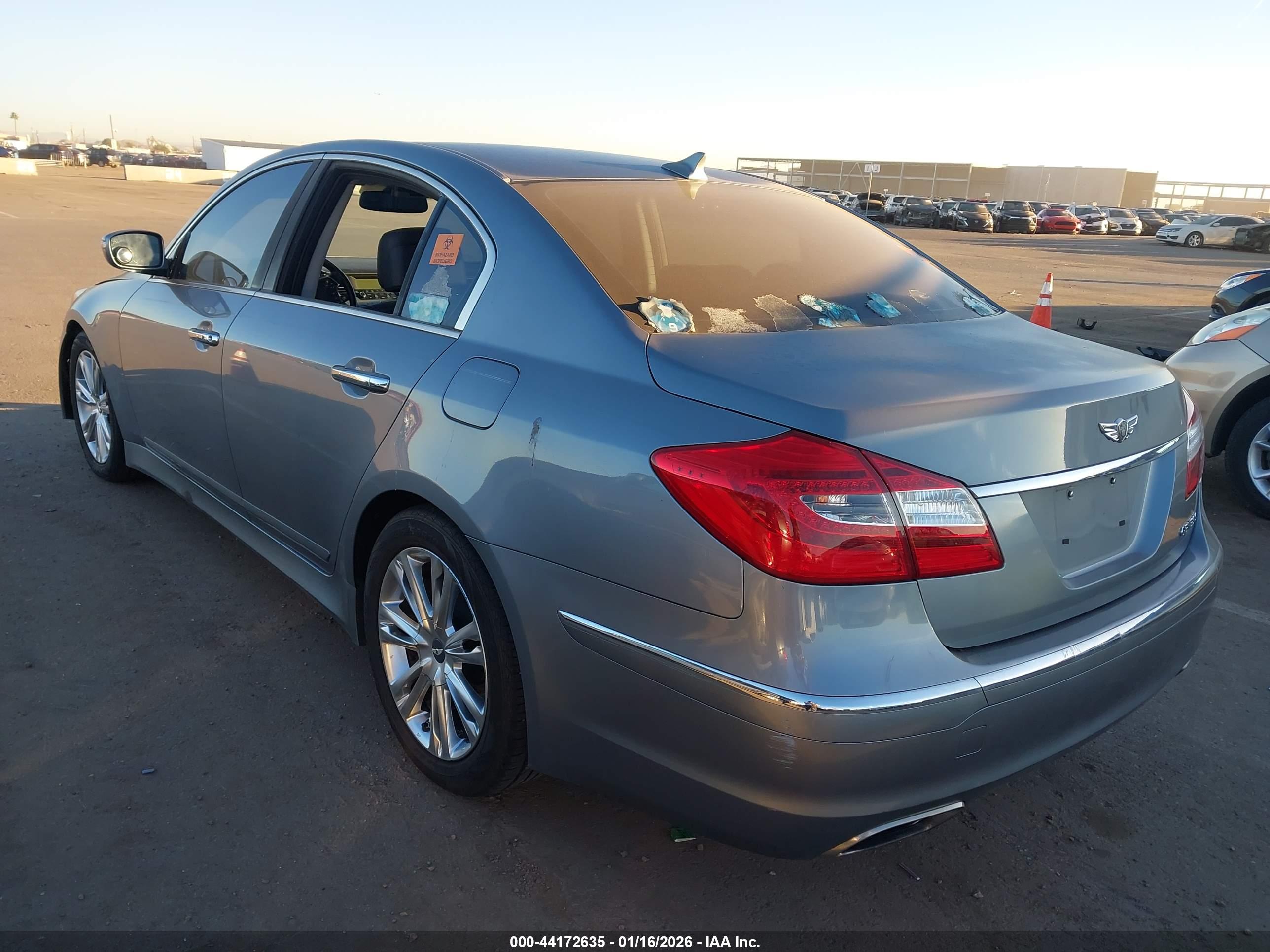 HYUNDAI GENESIS image 3