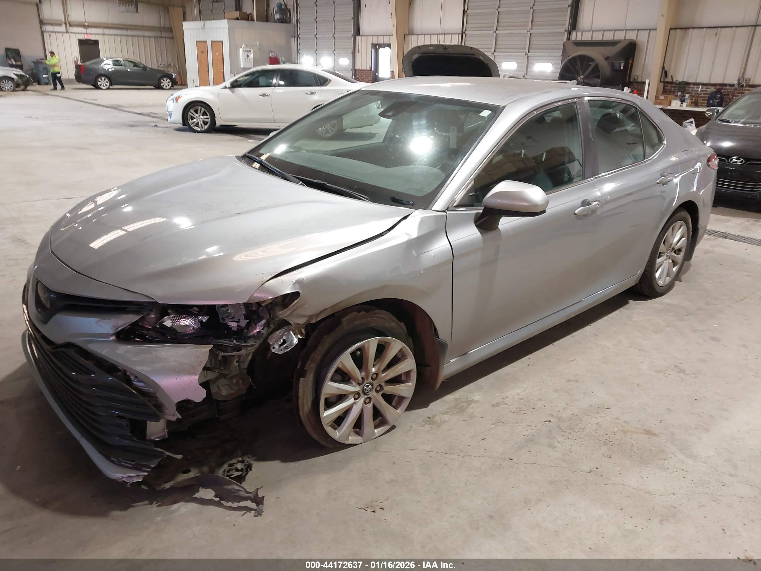 TOYOTA CAMRY image 2