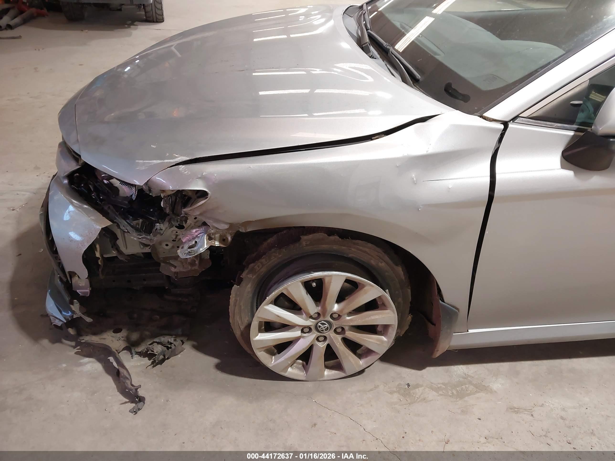 TOYOTA CAMRY image 6