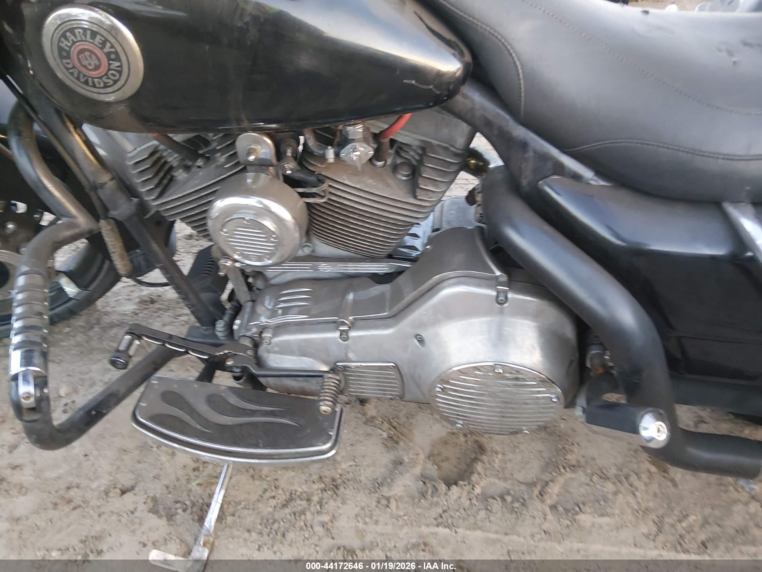 HARLEY-DAVIDSON FLHT image 9