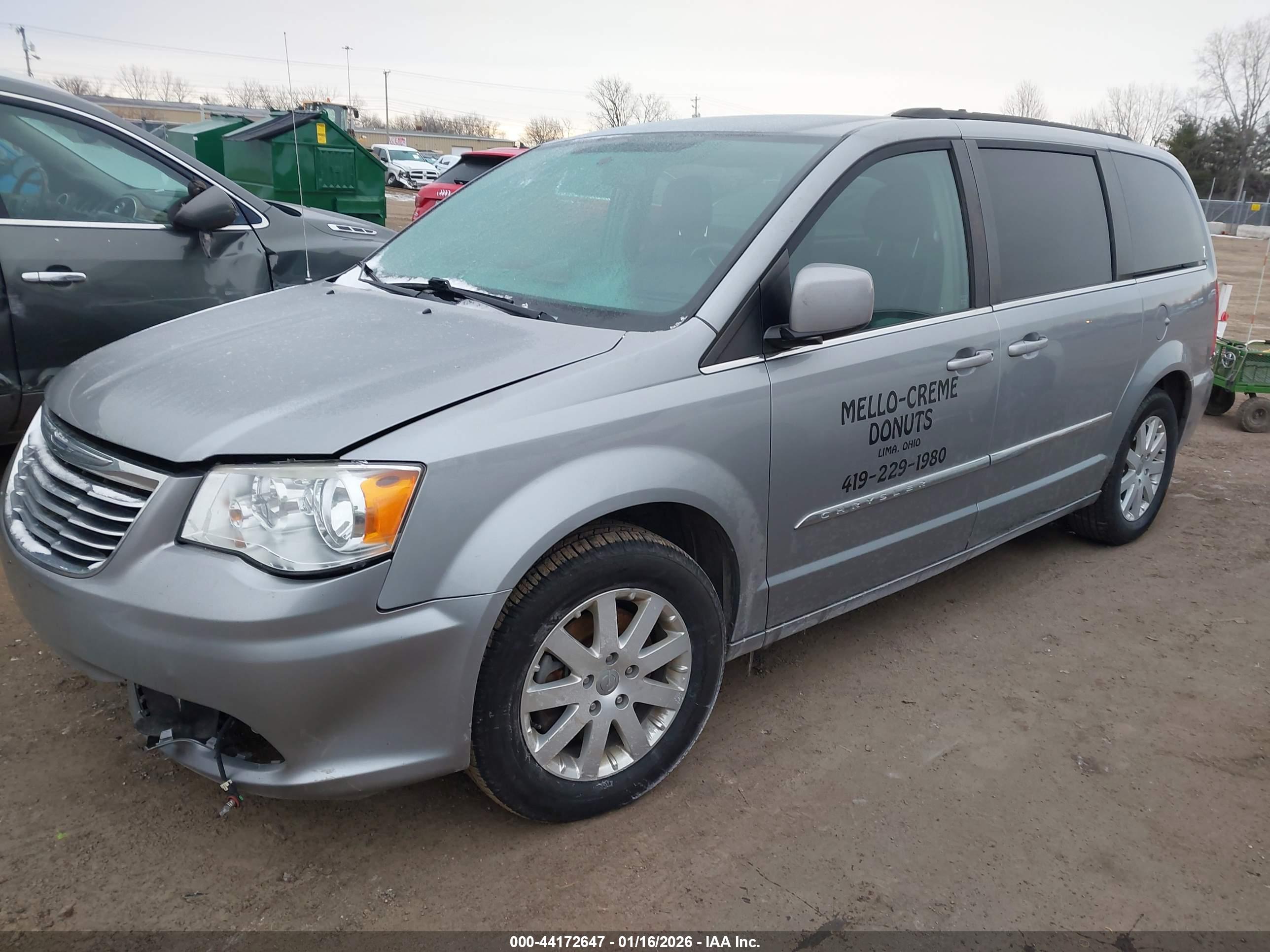CHRYSLER TOWN image 2