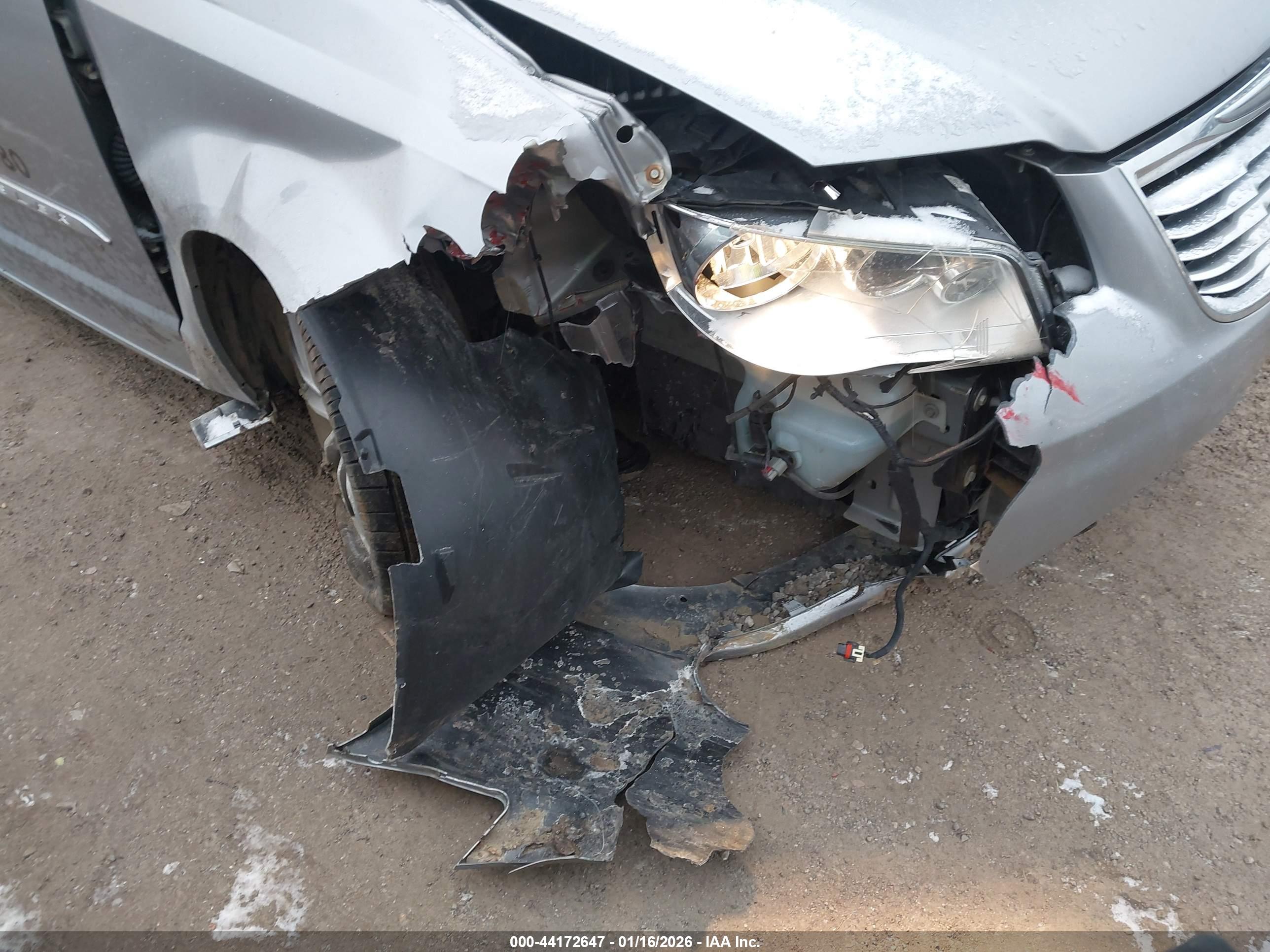 CHRYSLER TOWN image 6