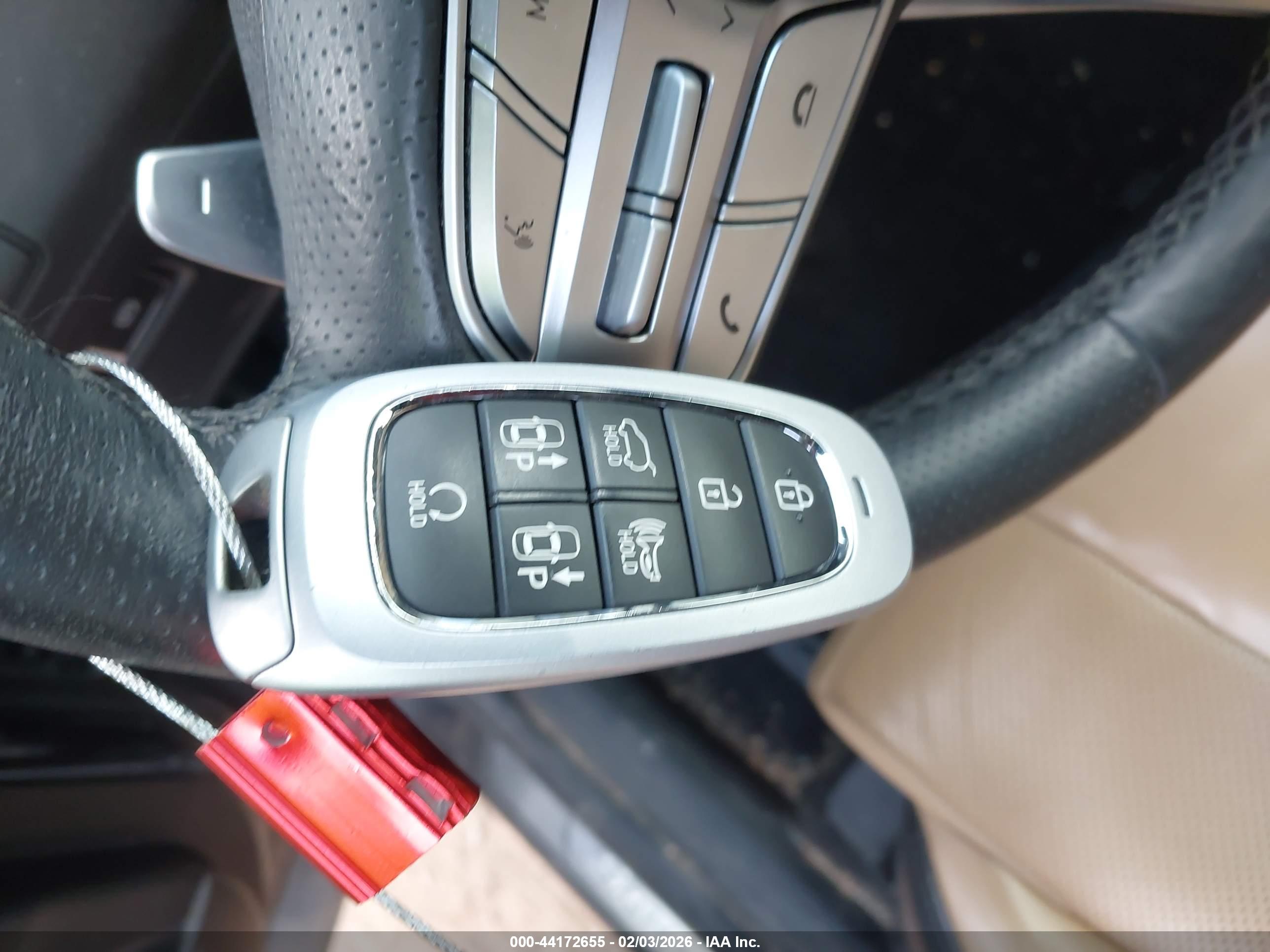 HYUNDAI SANTA image 11